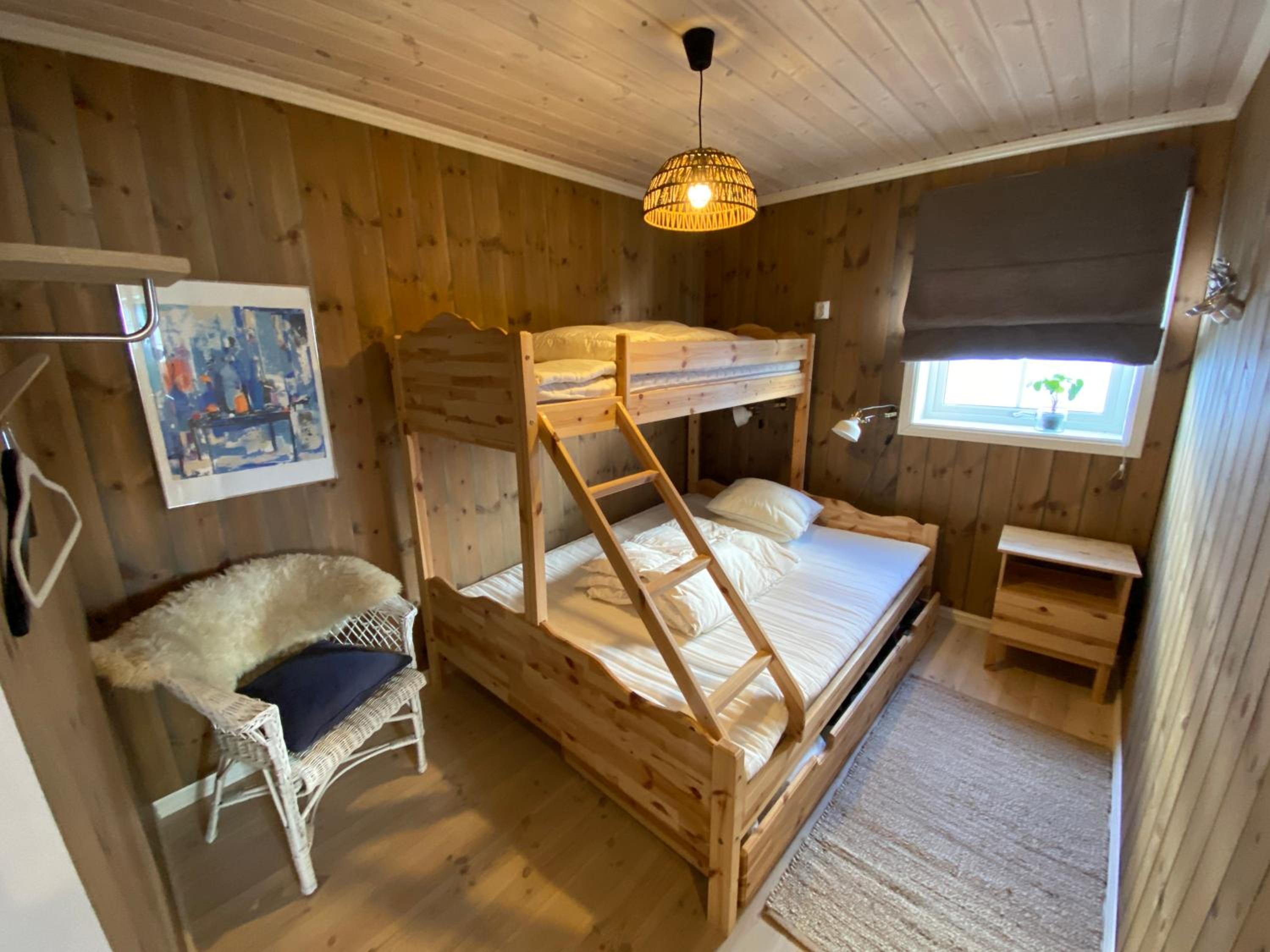 Three-Bedroom House photo 3