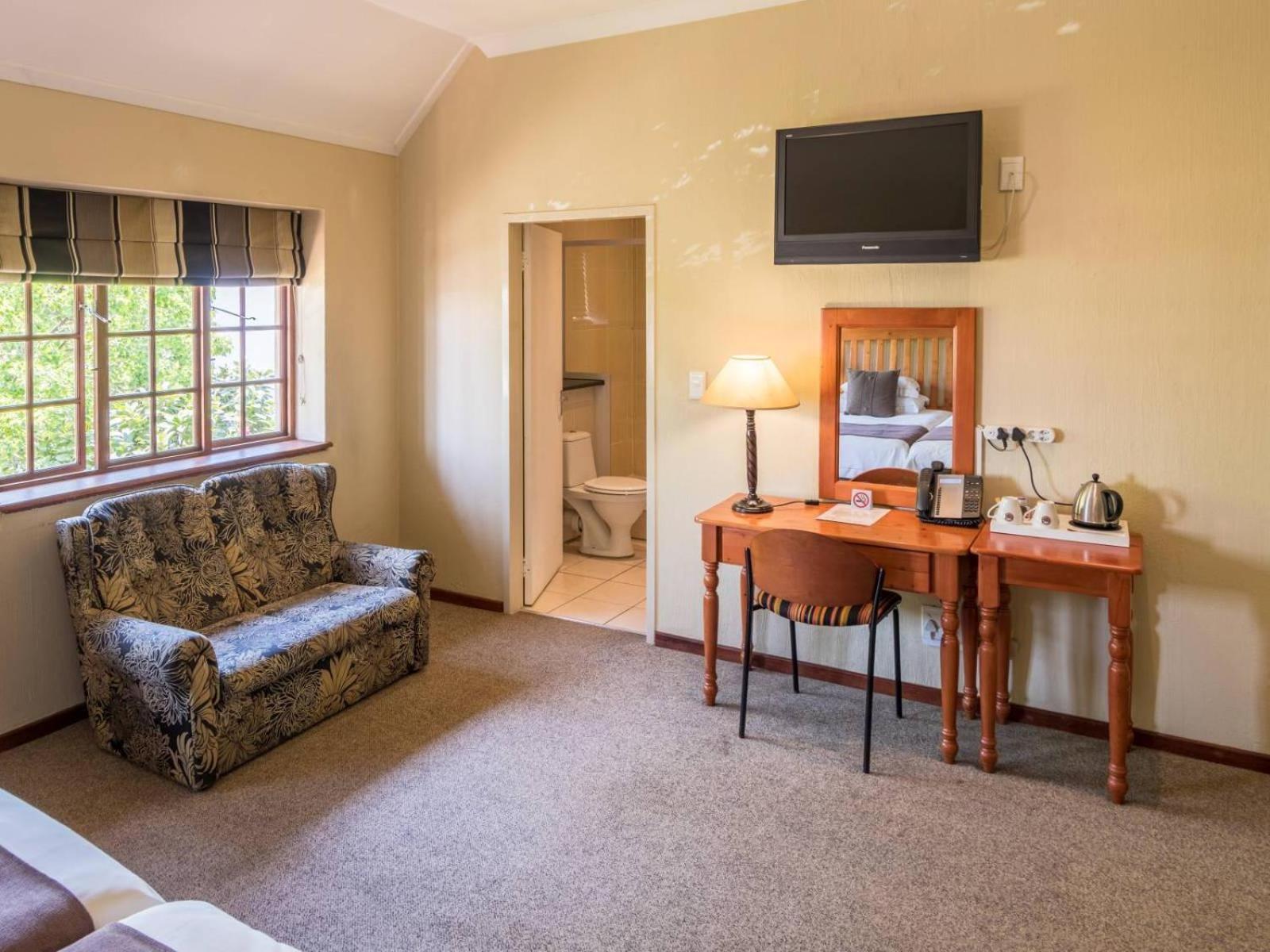Double or Twin Room - Photo 9