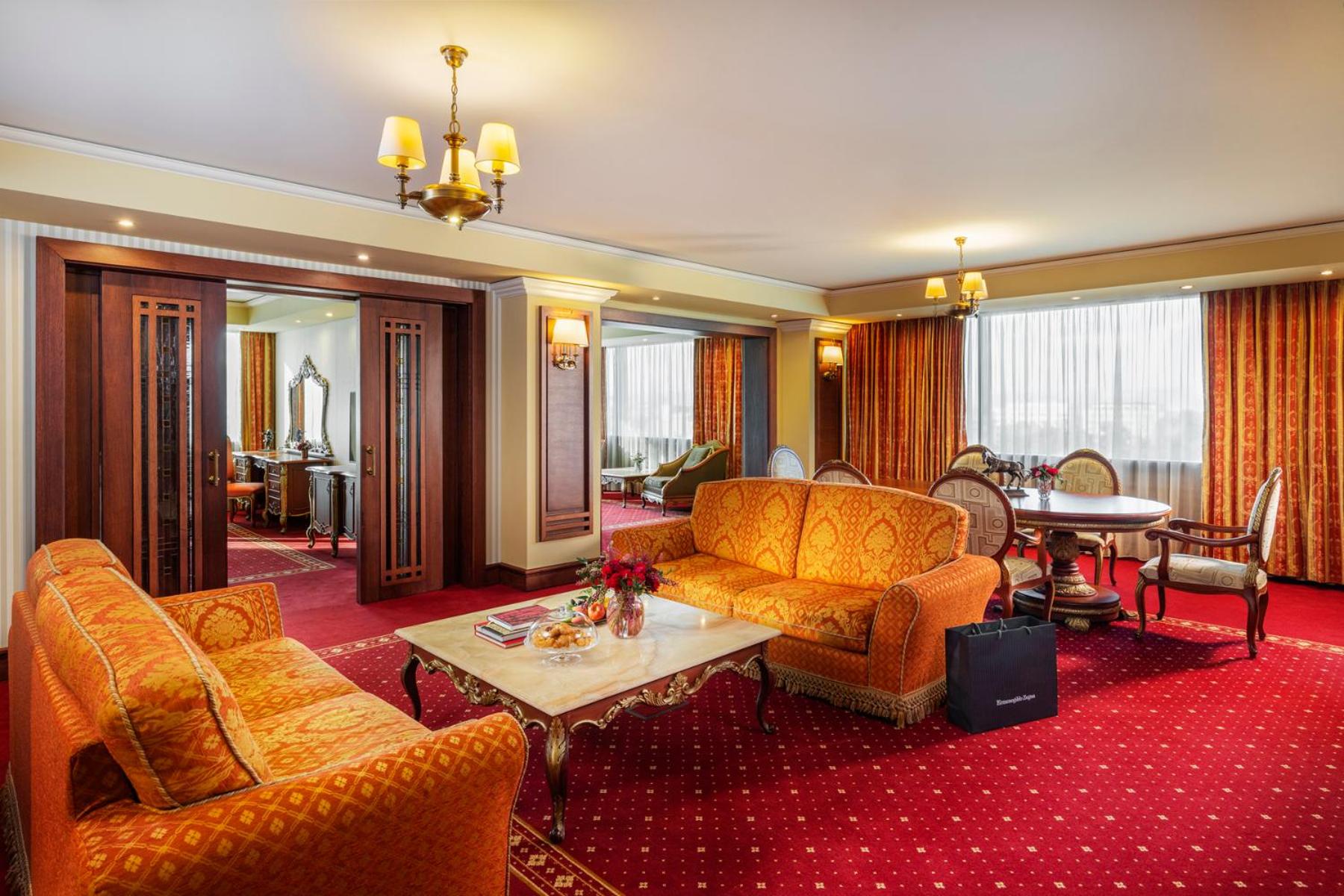 Grand Suite with a Master King Bedroom, Living Room and Separate Working Area - Photo 10