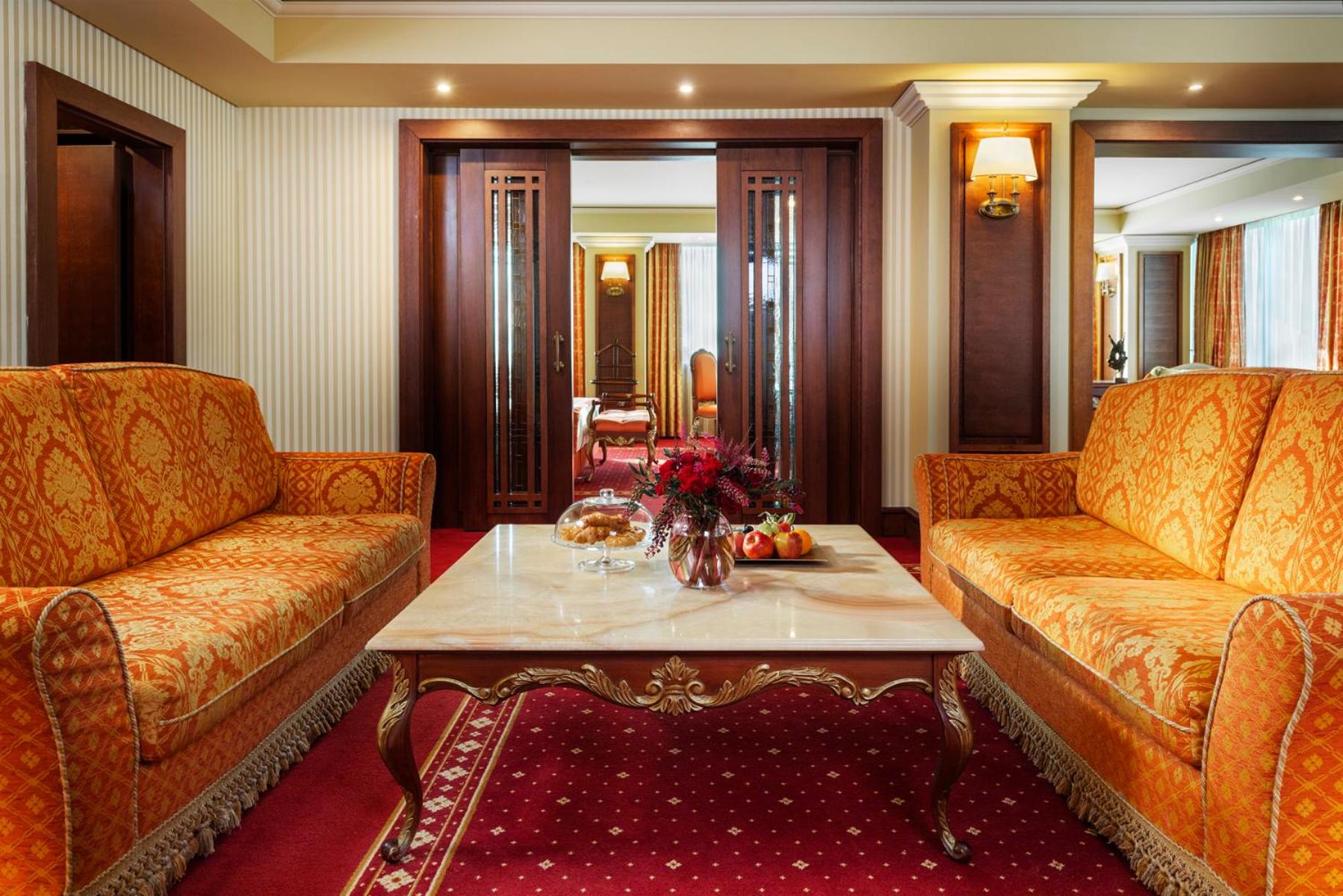 Grand Suite with a Master King Bedroom, Living Room and Separate Working Area - Photo 13