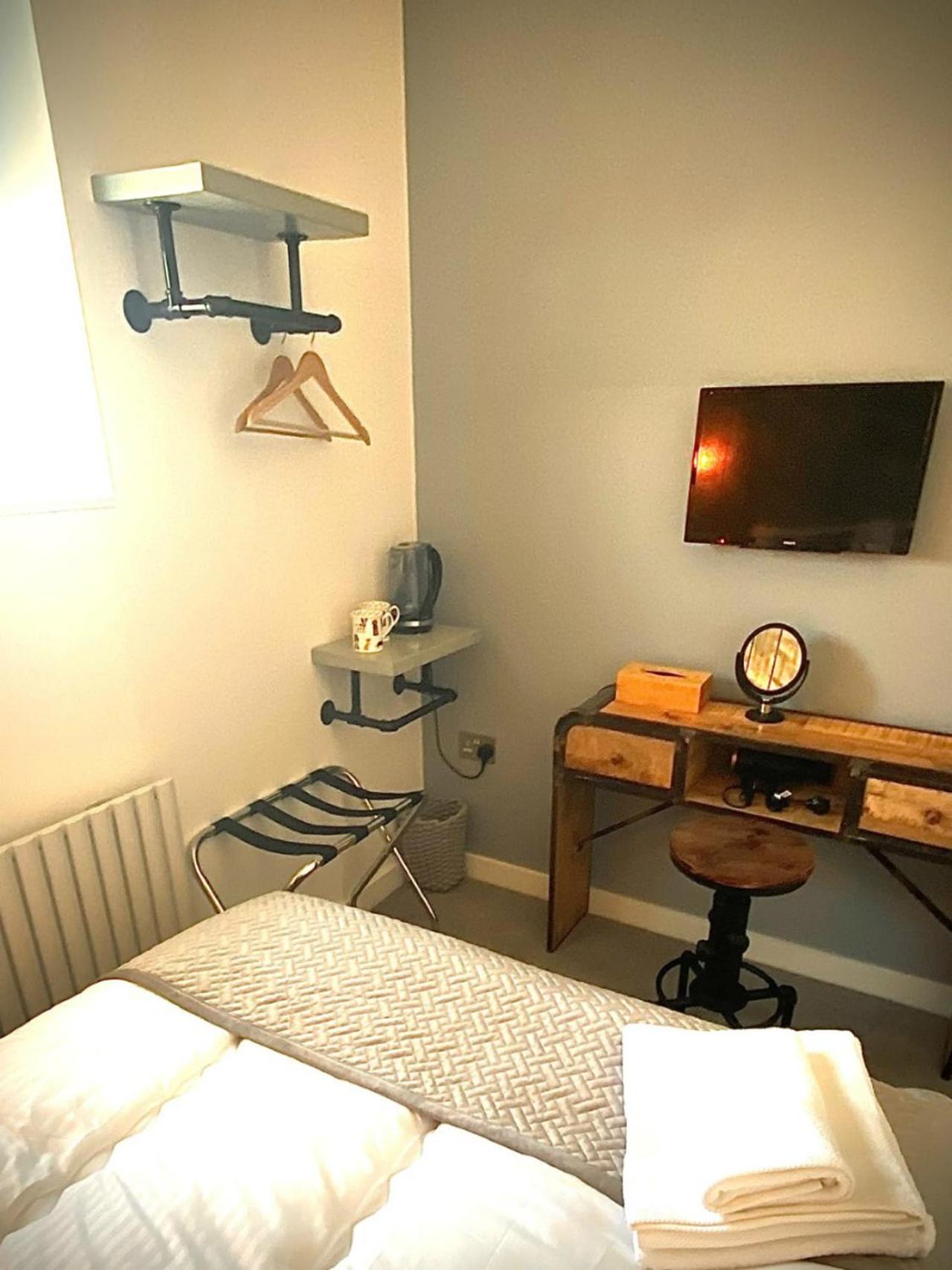 Small Double Room - Photo 3