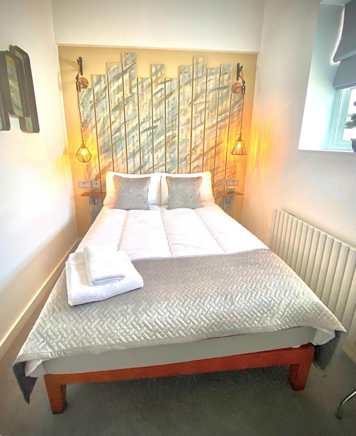 Small Double Room - Photo 1