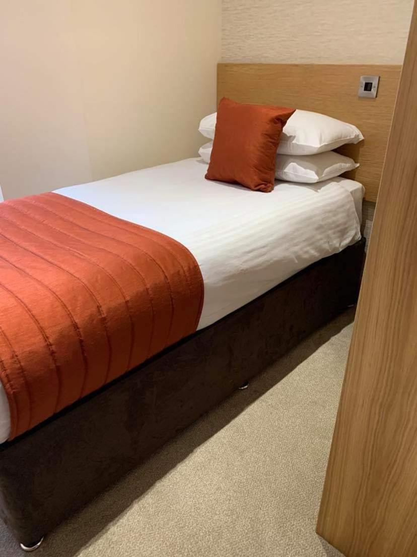 Single Room photo 2