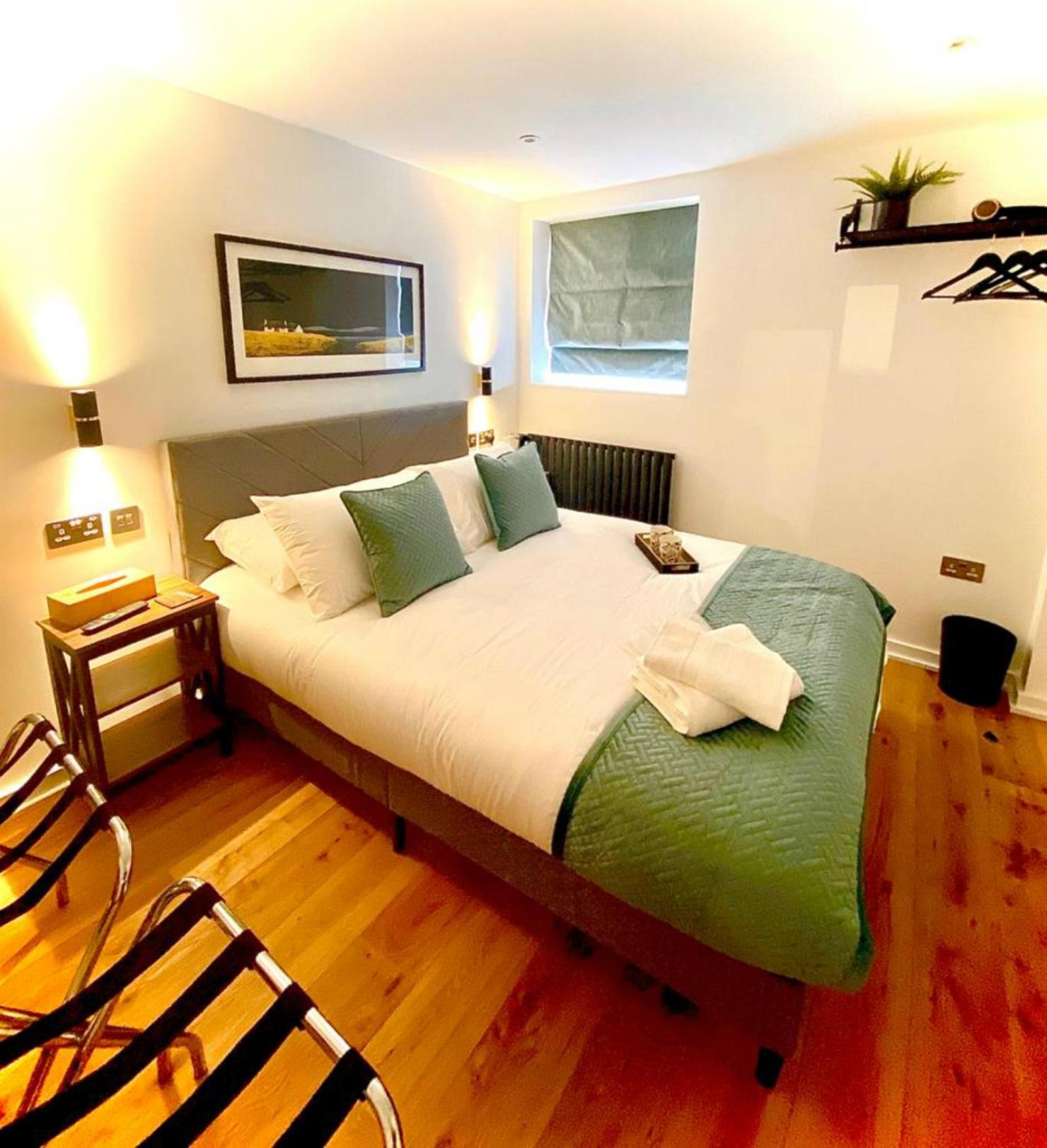 Standard Double Room photo 3