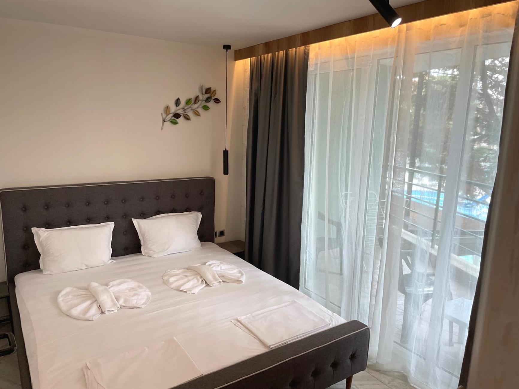 Deluxe Double Room - Photo 18