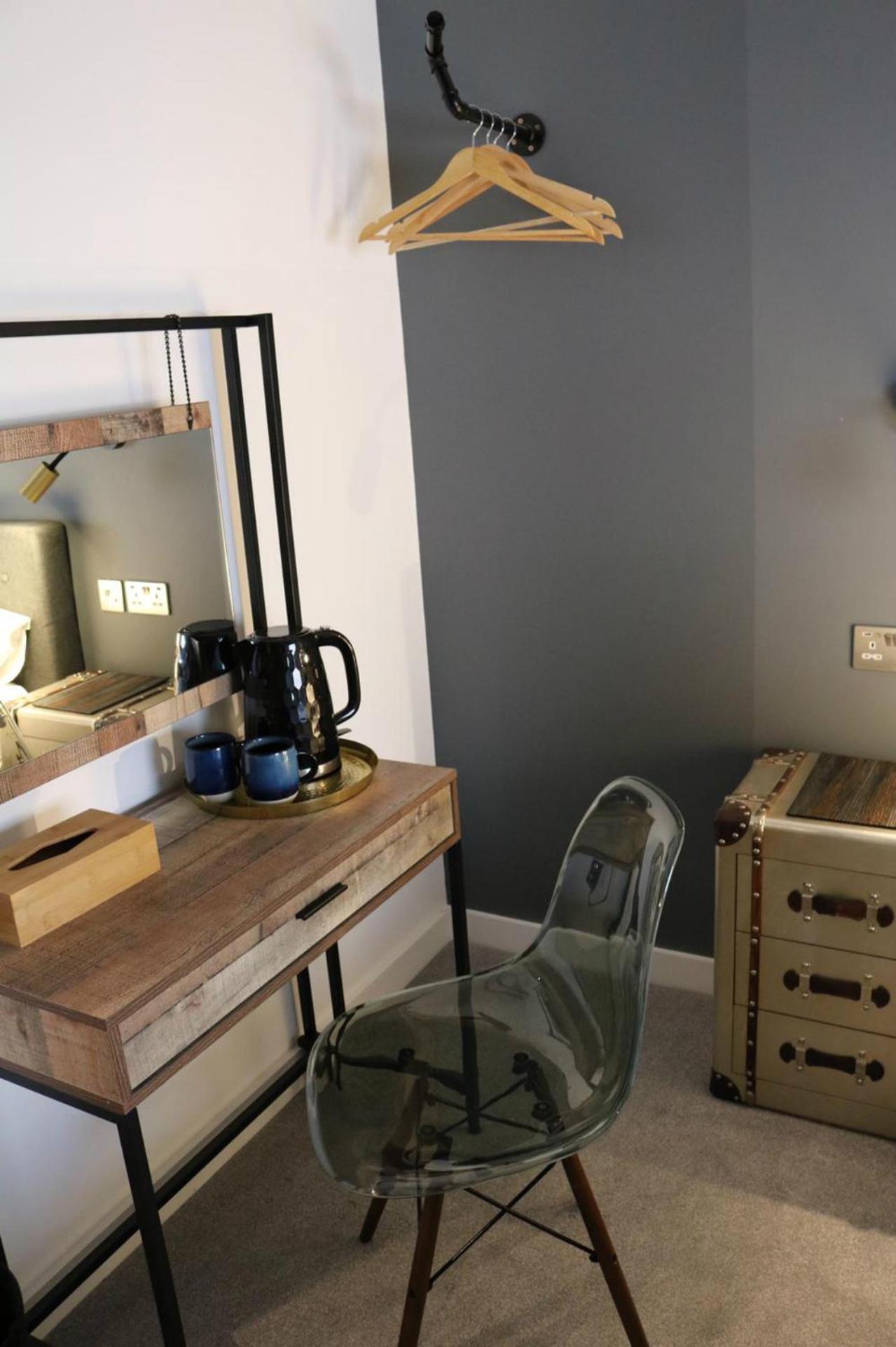 Double Room with Private External Bathroom - Photo 5