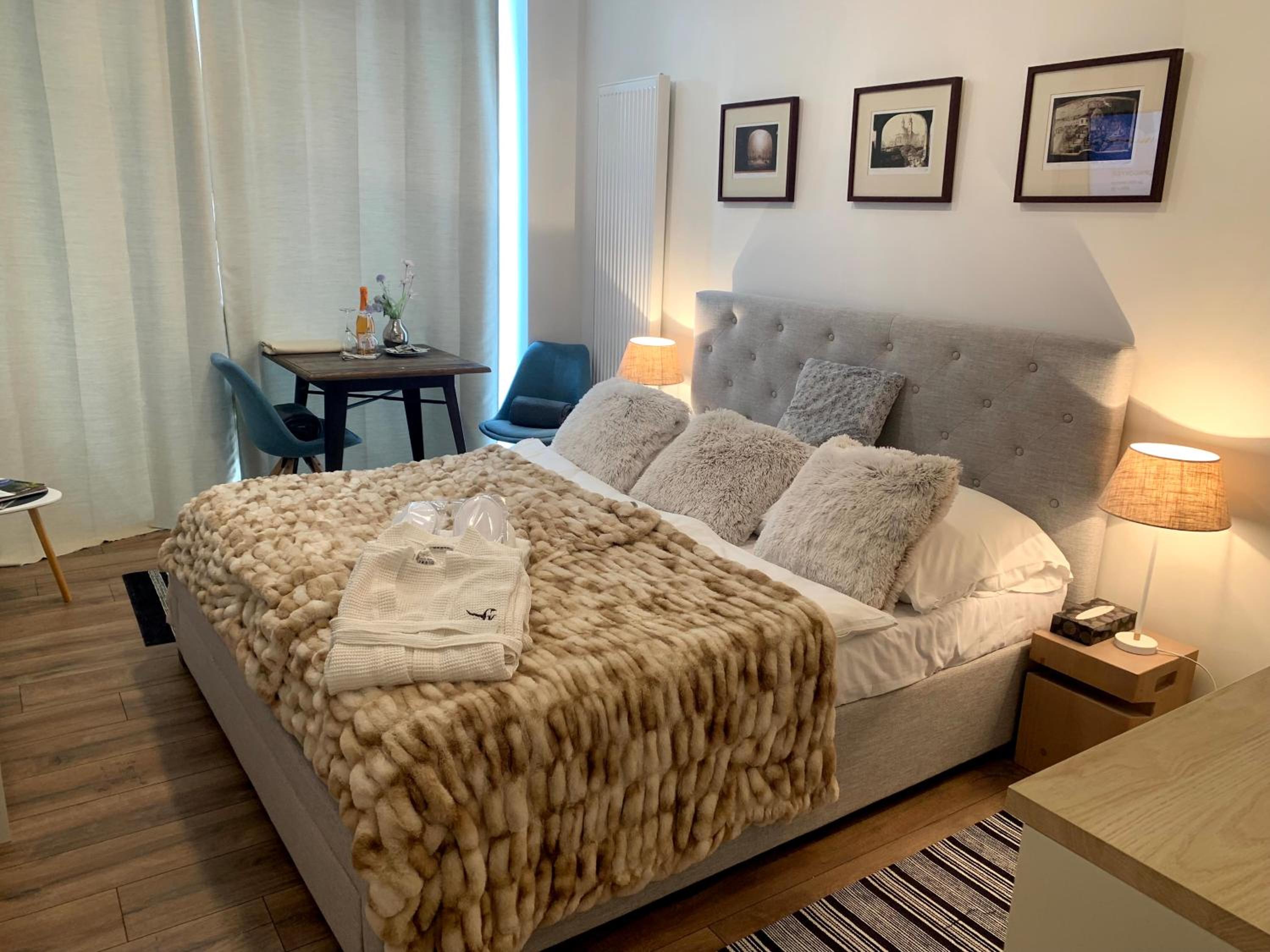 Studio Apartment - Photo 30