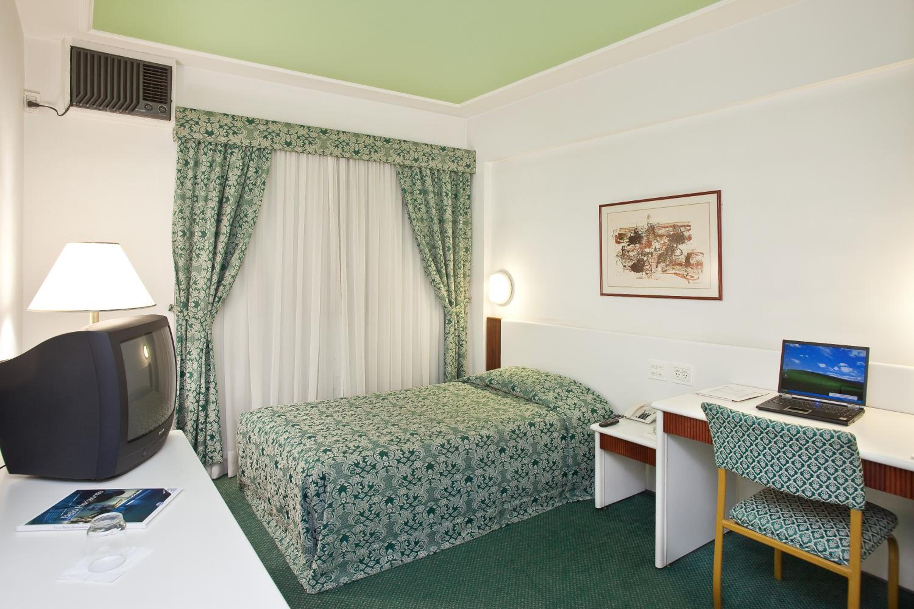 Single Room photo 3