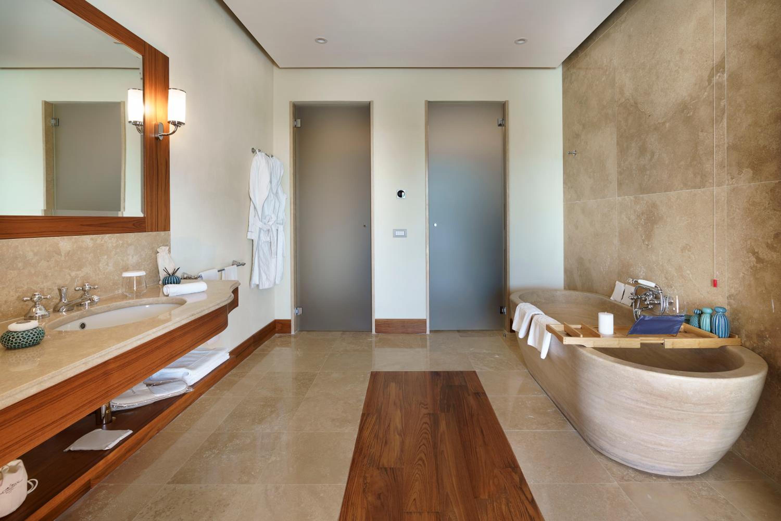 Villa with Private Pool - Photo 8