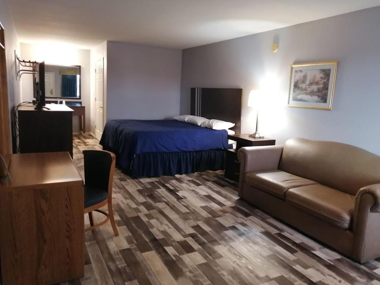 Riata Inn - Crystal City, 사진 2