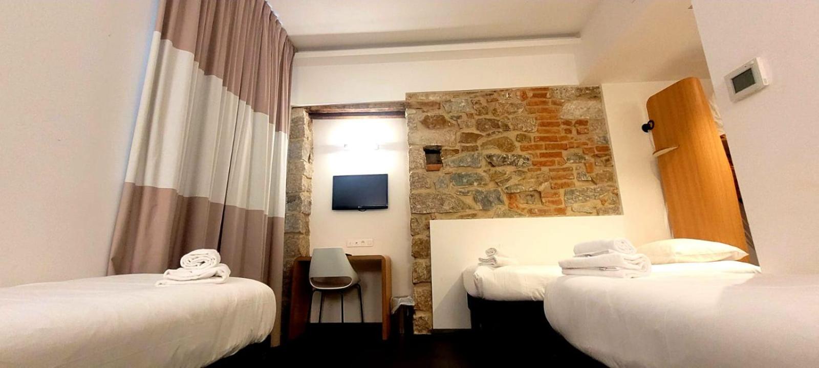 Triple Room - Photo 1