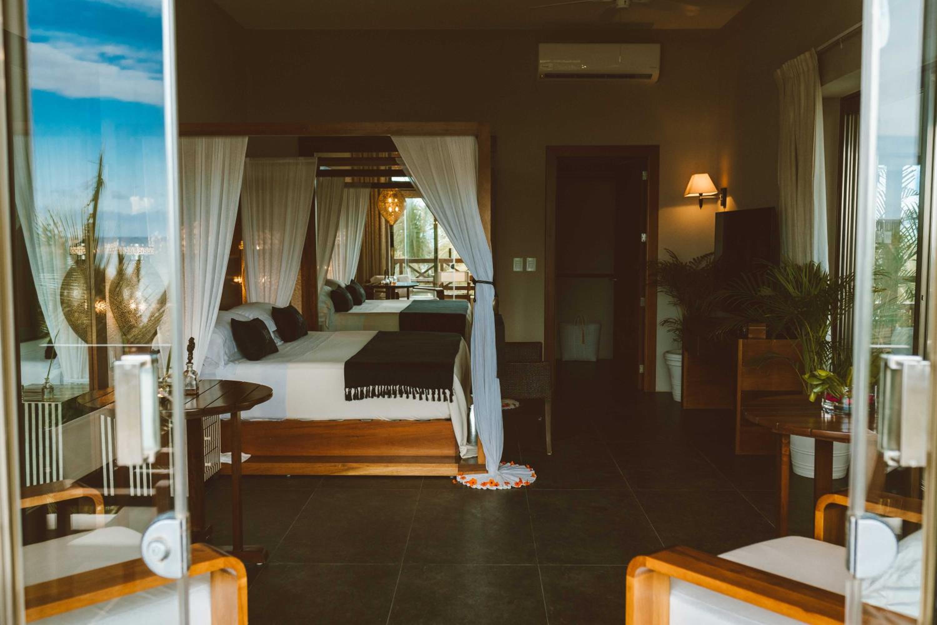 Superior Suite with Sea View - Photo 6