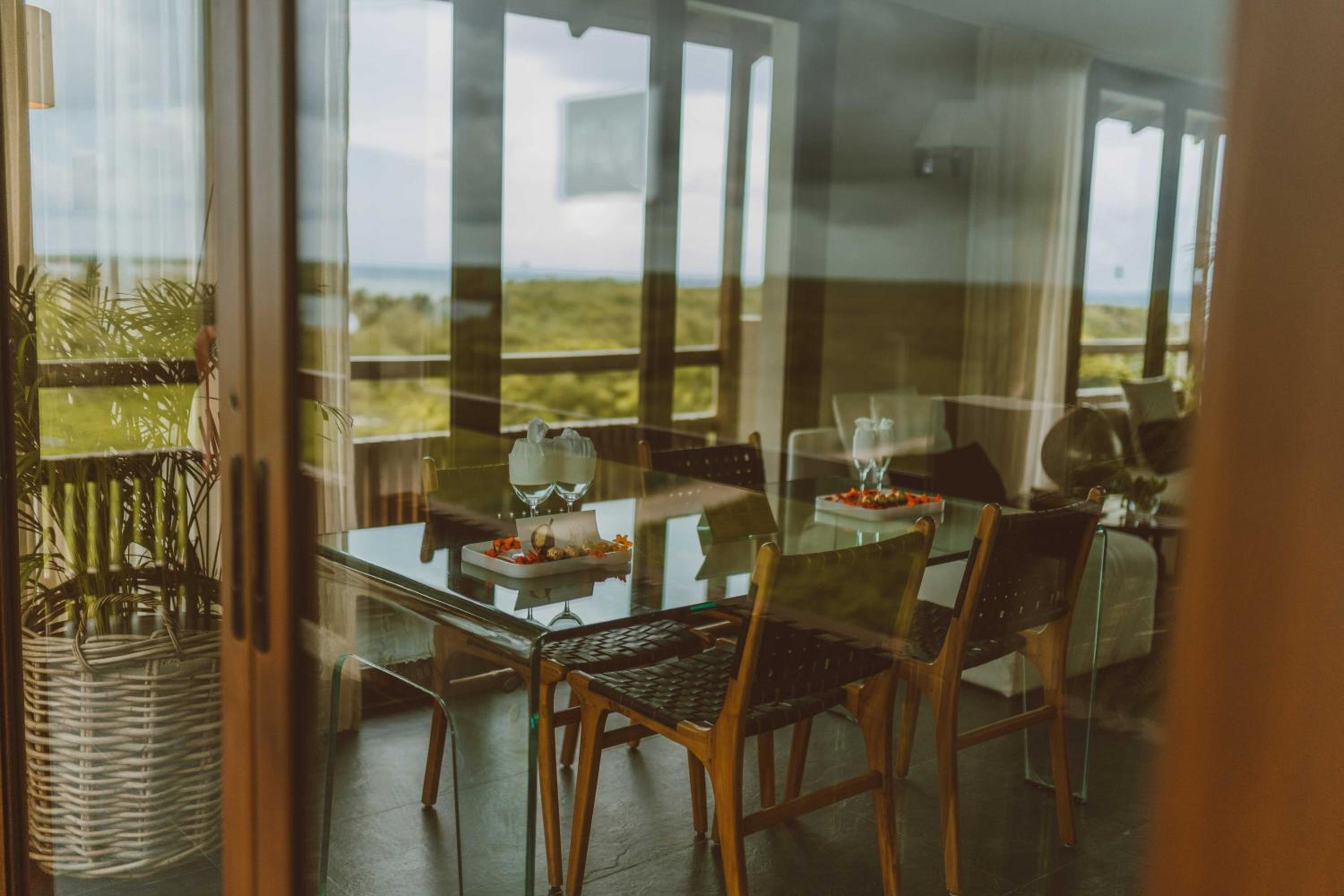 Superior Suite with Sea View - Photo 14