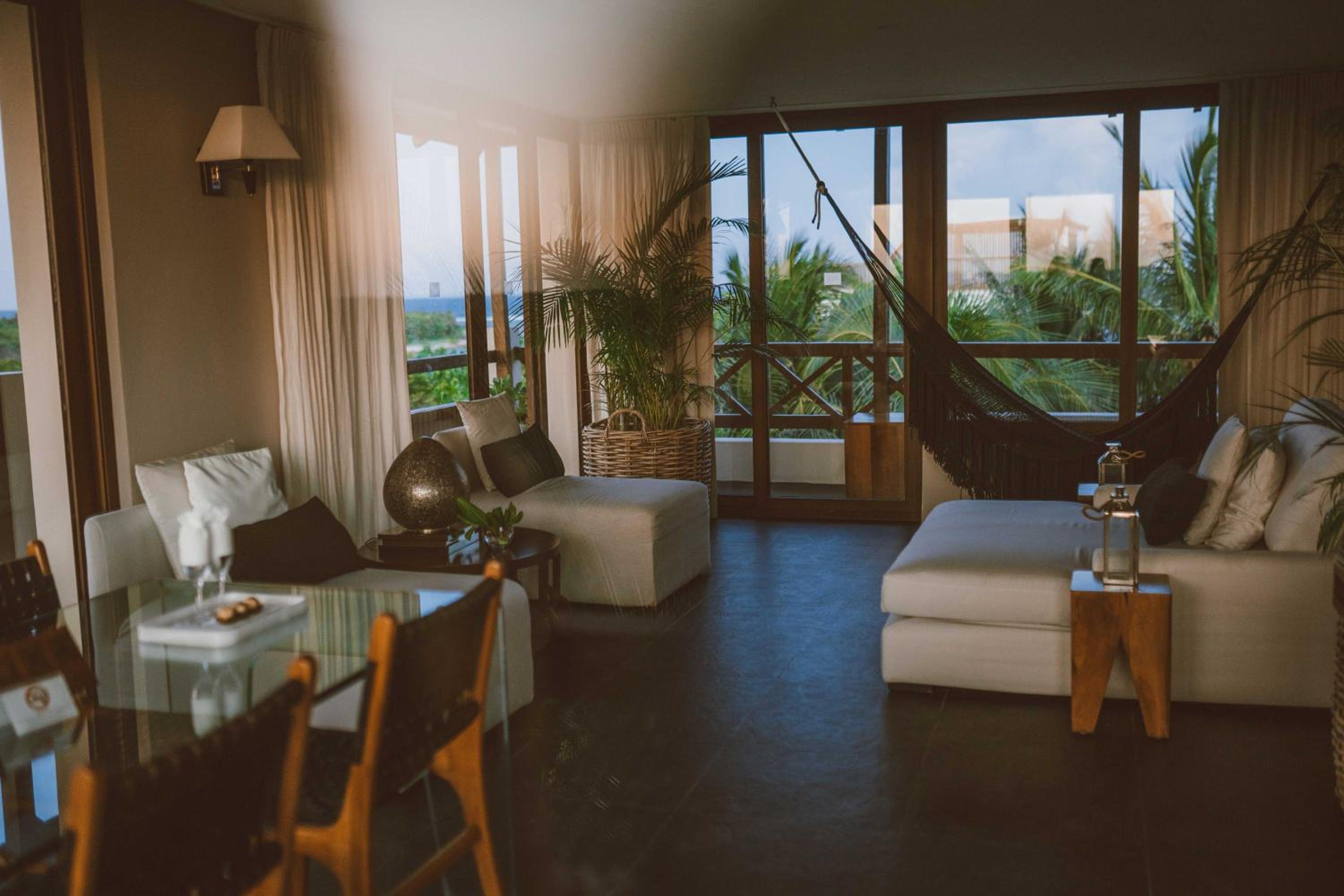 Superior Suite with Sea View - Photo 10