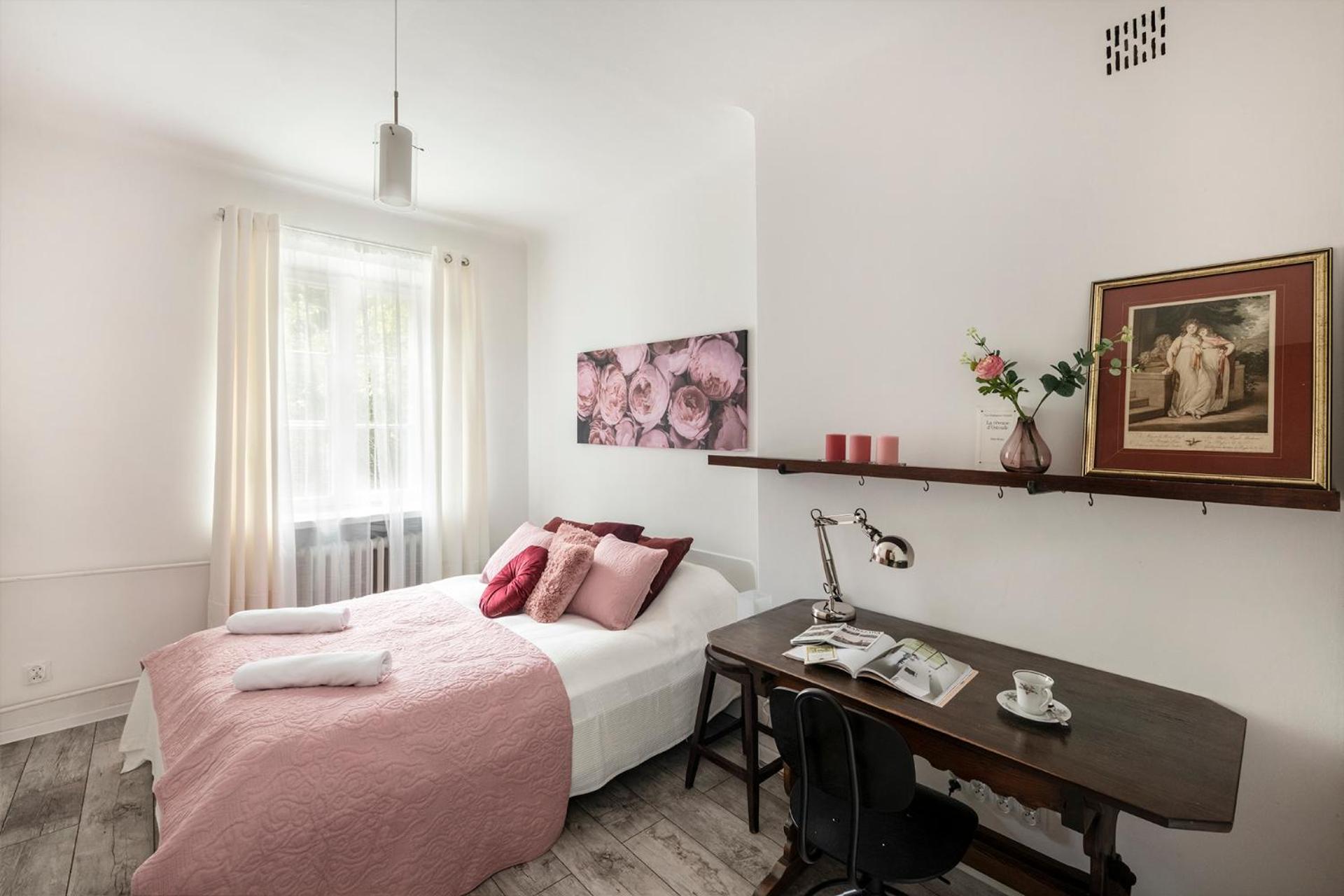 One-Bedroom Apartment - Photo 7