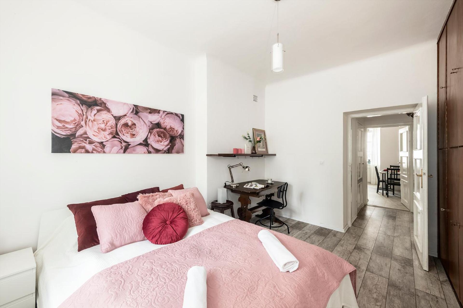 One-Bedroom Apartment - Photo 8