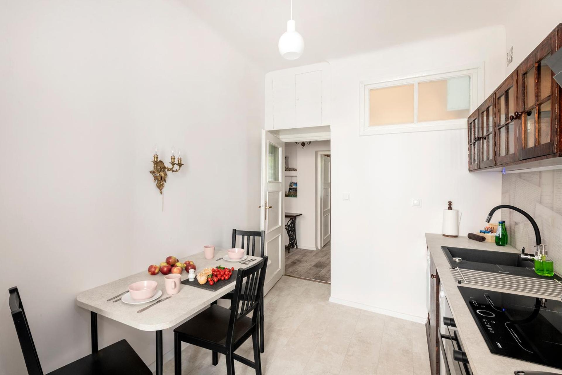 One-Bedroom Apartment - Photo 9