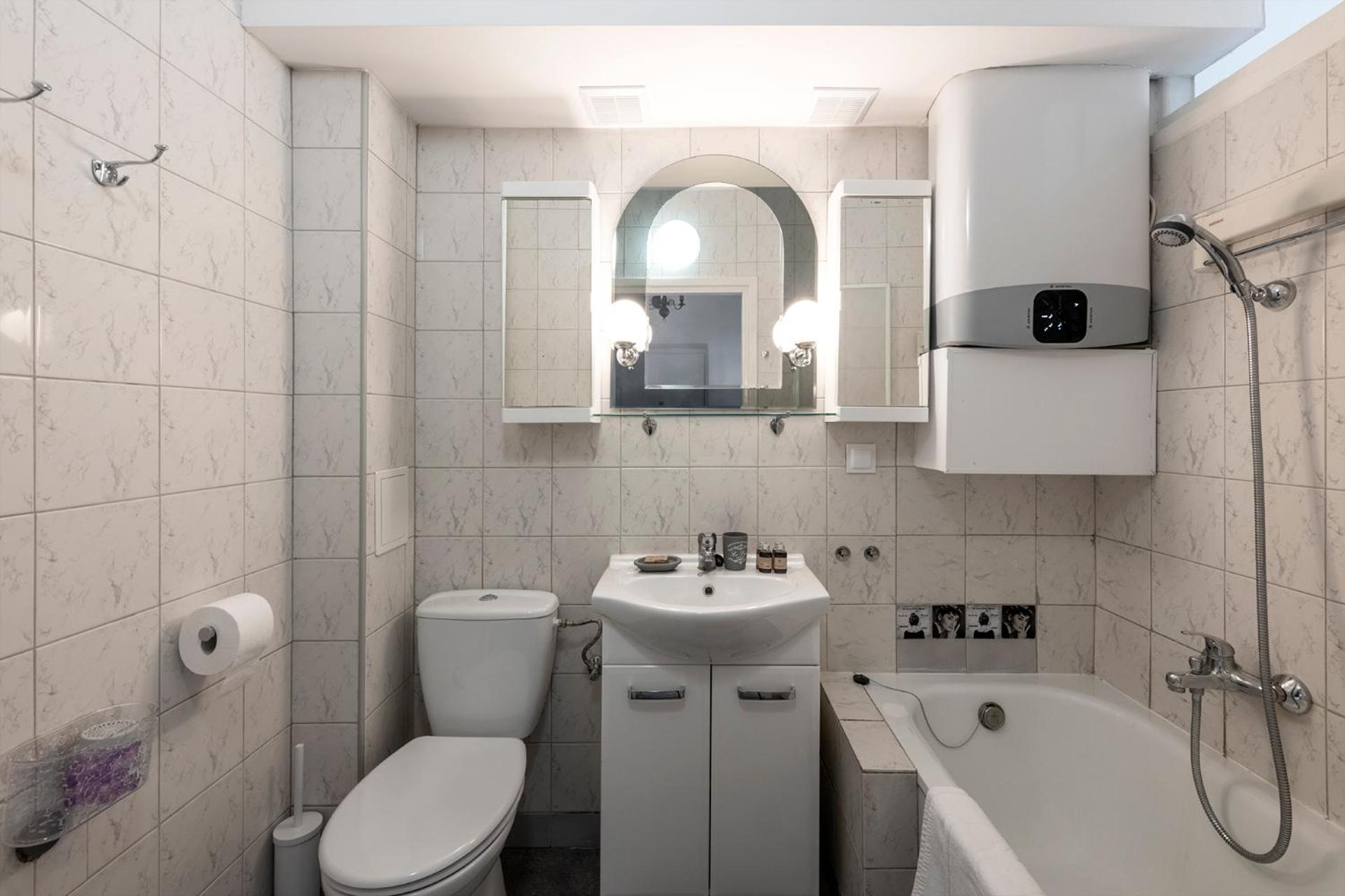 One-Bedroom Apartment - Photo 10