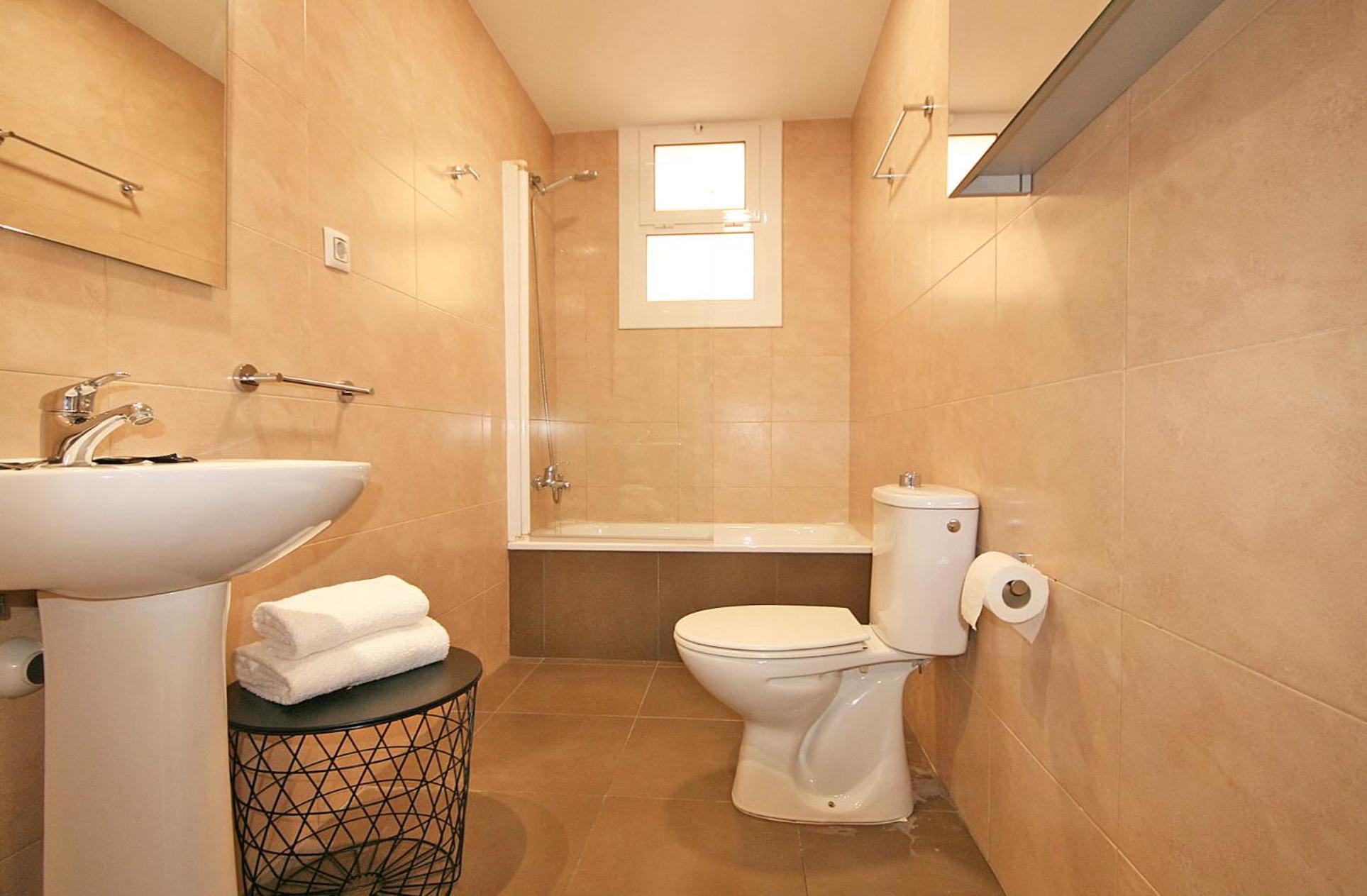 One-Bedroom Apartment - Photo 20