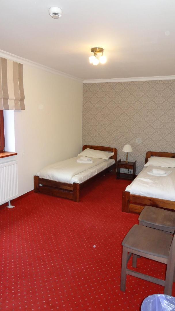 Standard Twin Room - Photo 4