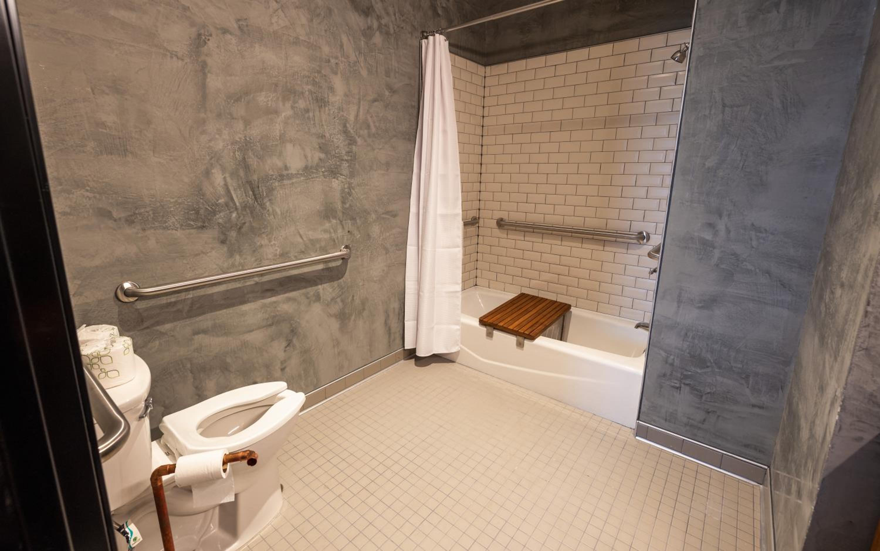 King Room - Disability Access - Photo 7