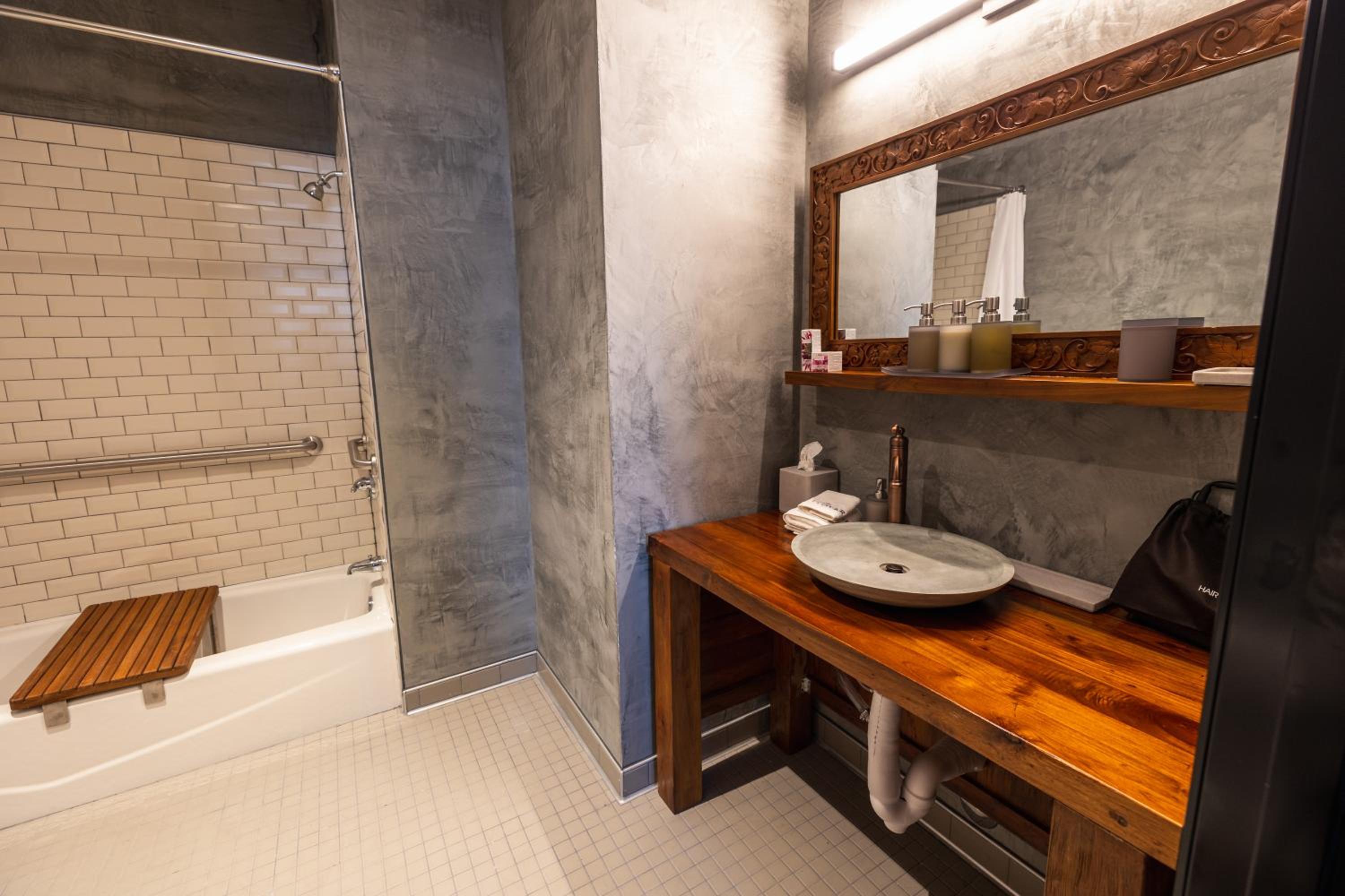 King Room - Disability Access - Photo 3