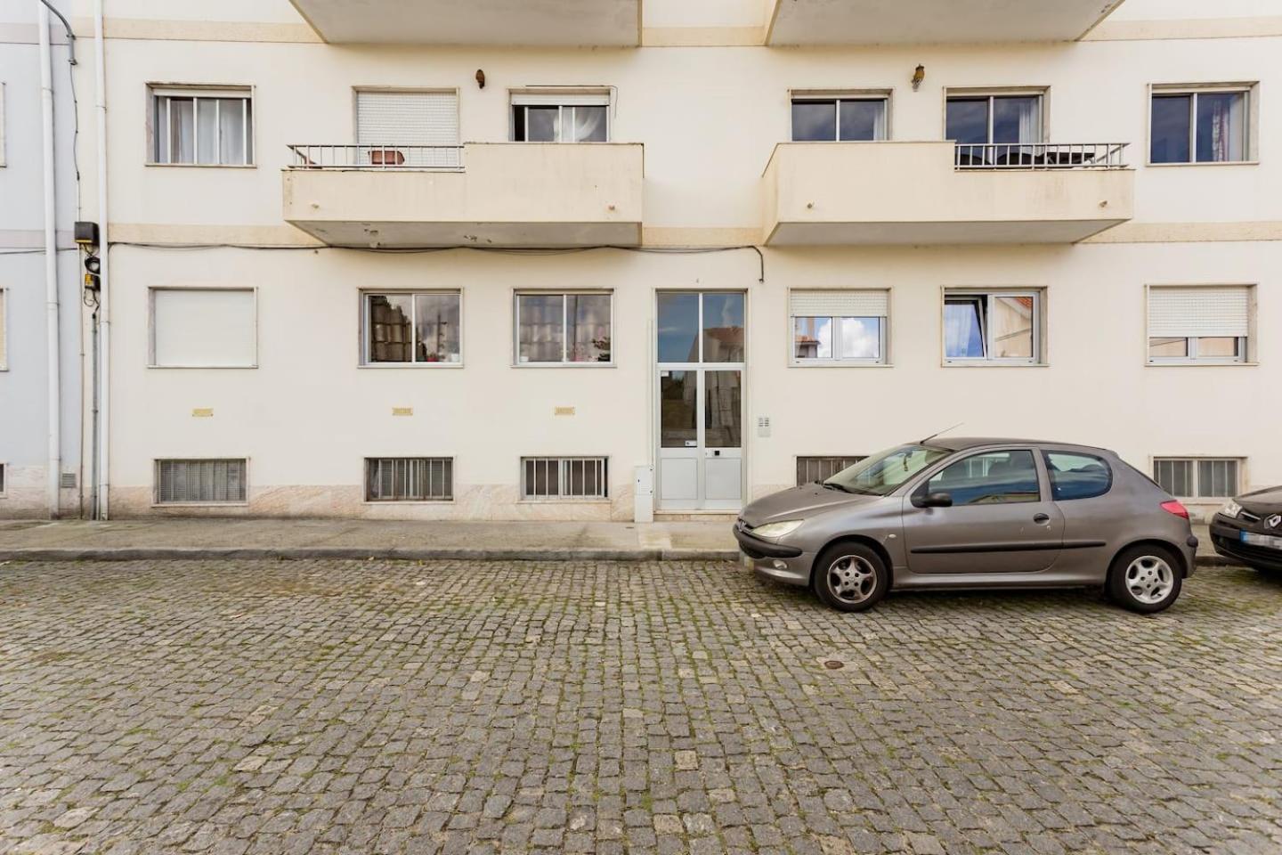 Three-Bedroom Apartment - Photo 11