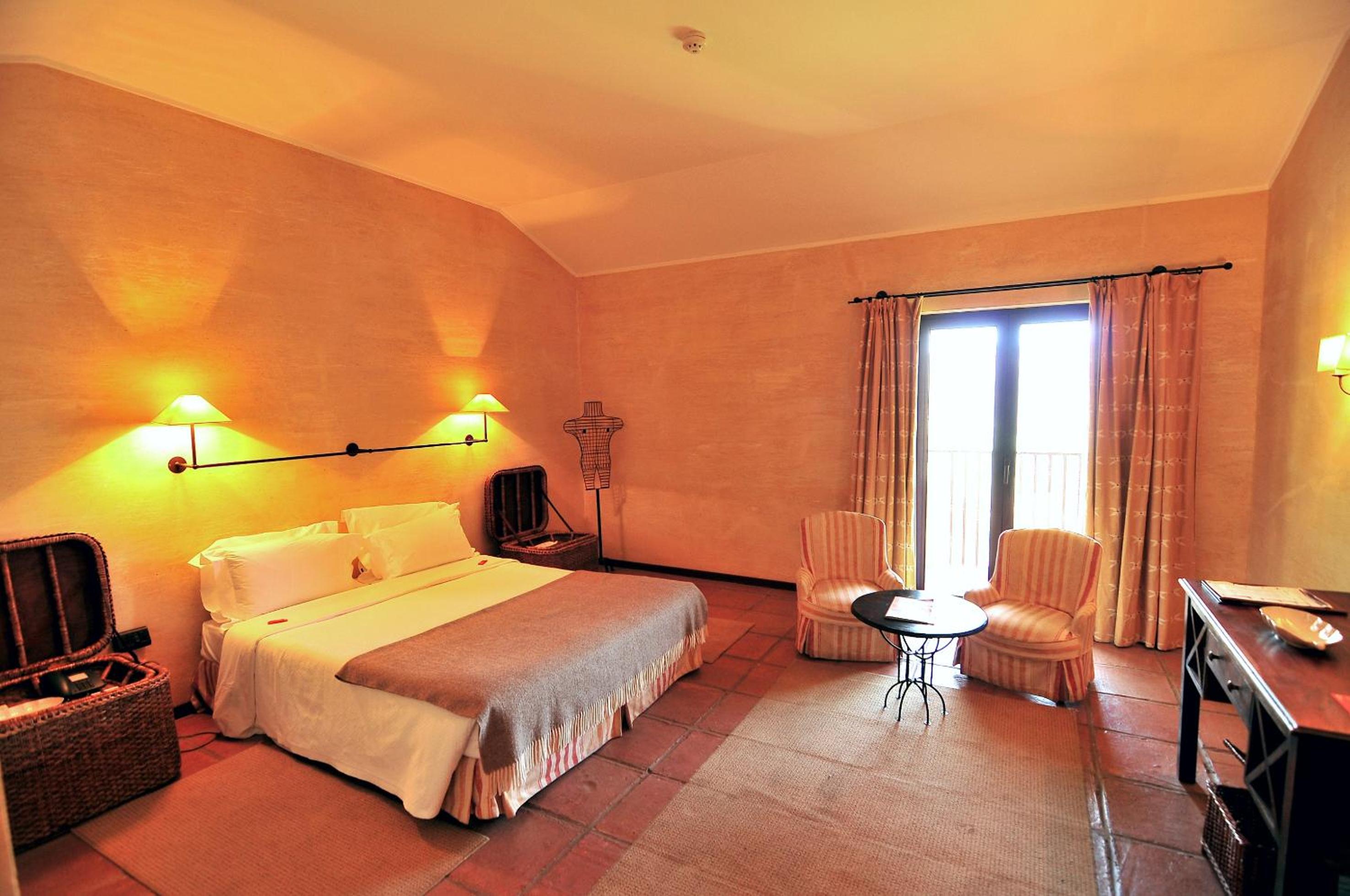 Double Room with Balcony - Photo 2