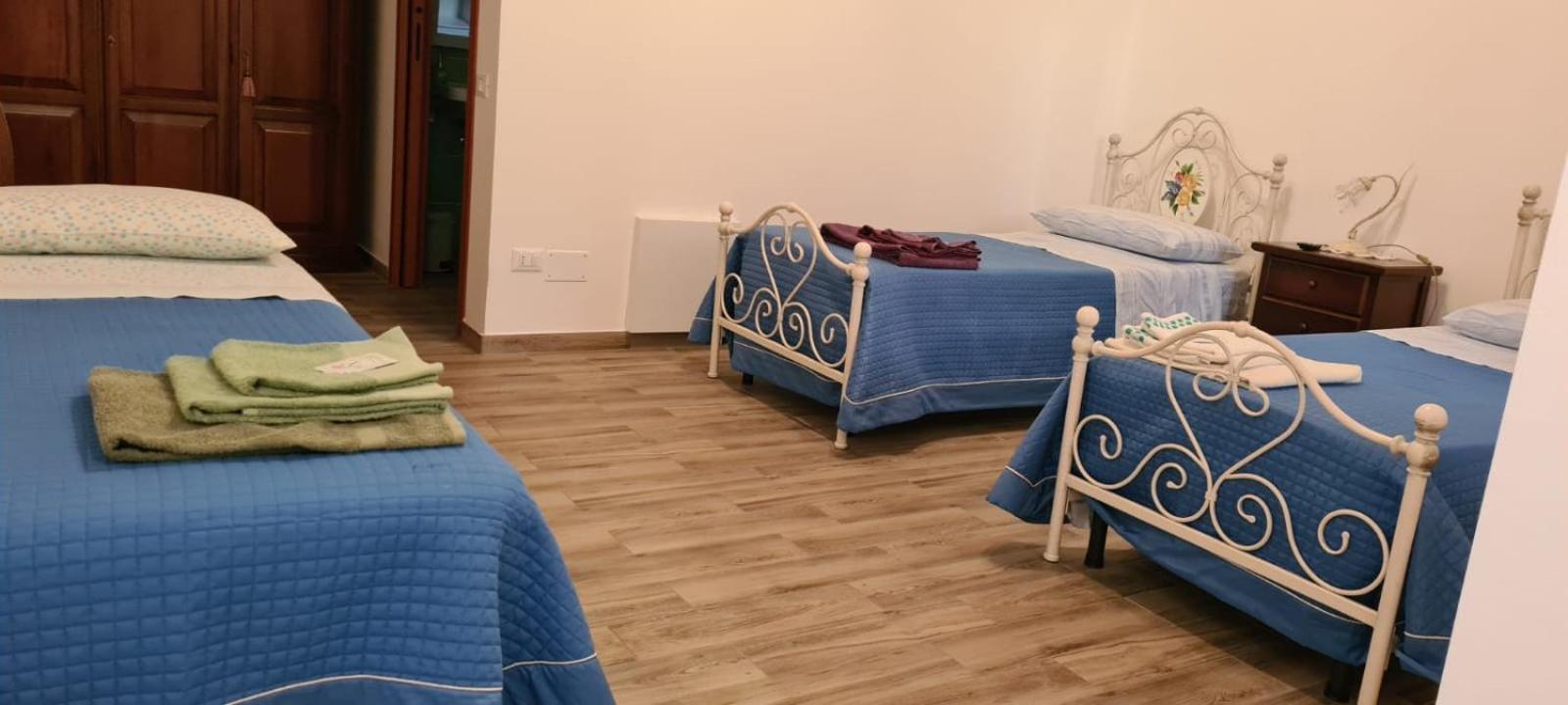 Triple Room with Private Bathroom - Photo 1