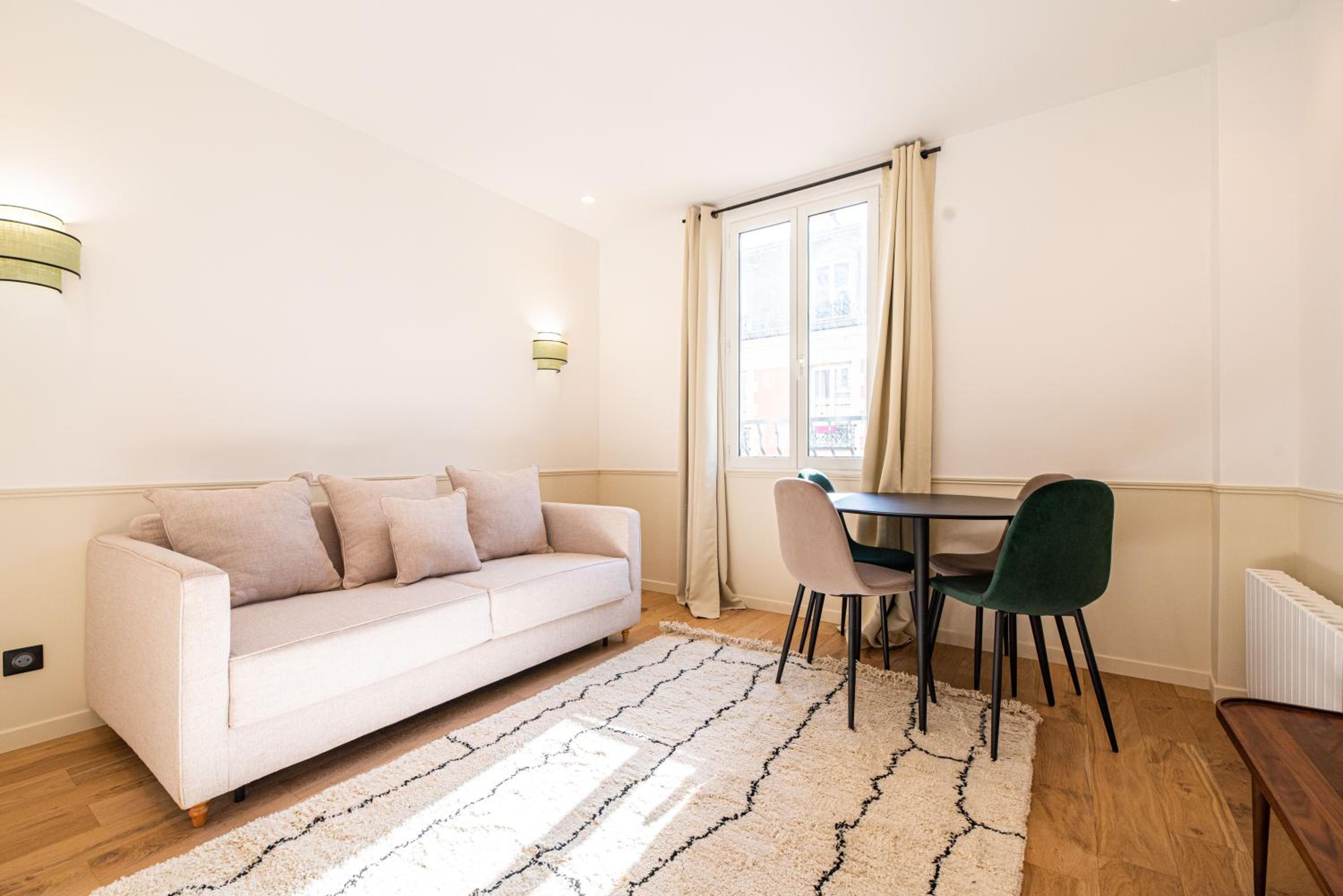 Deluxe Apartment
