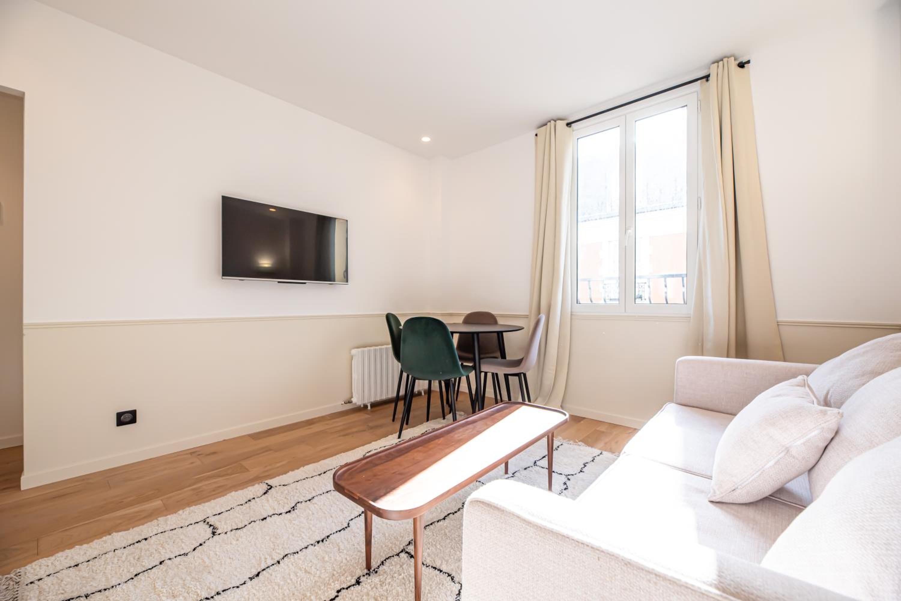 Deluxe Apartment