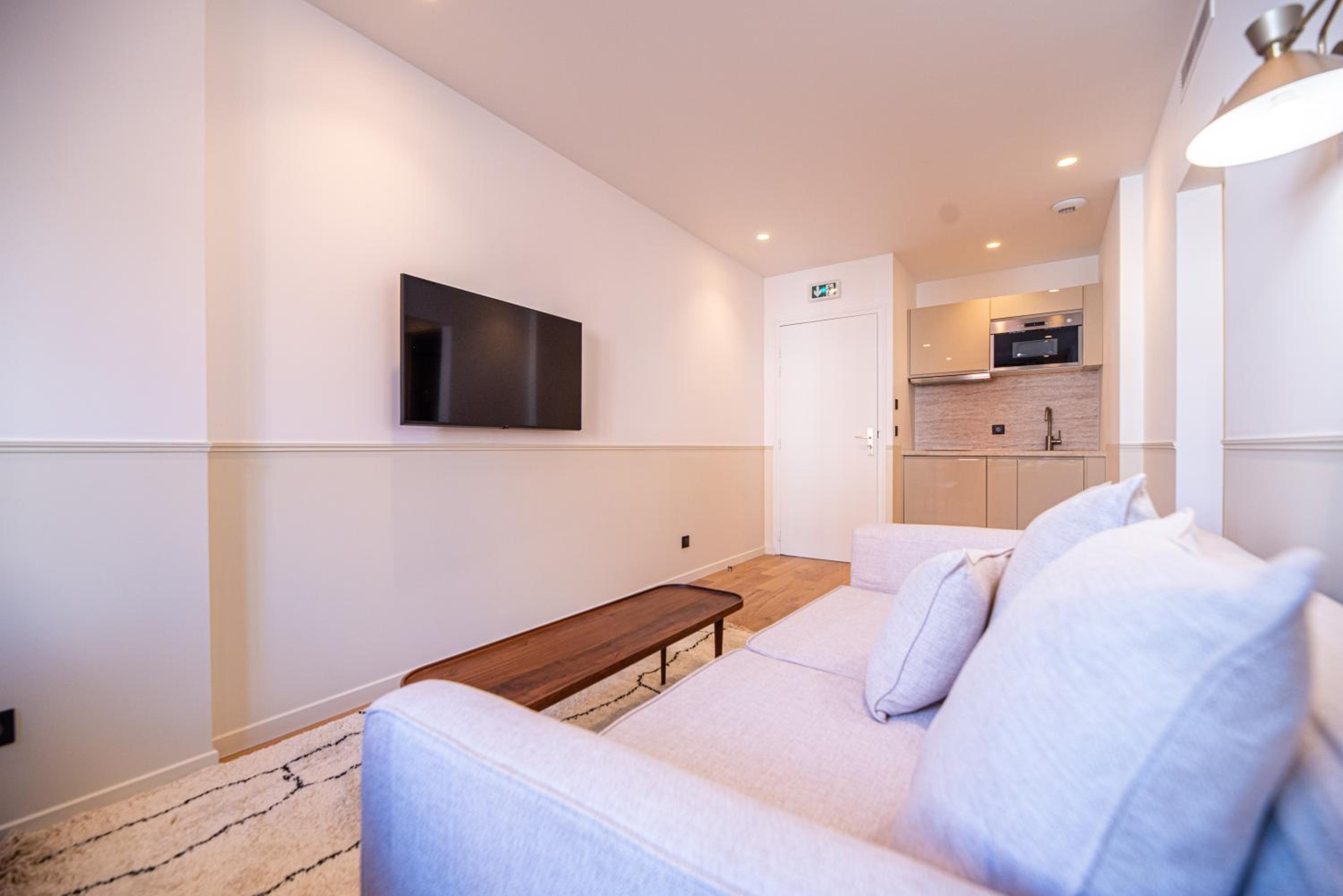 Deluxe Apartment