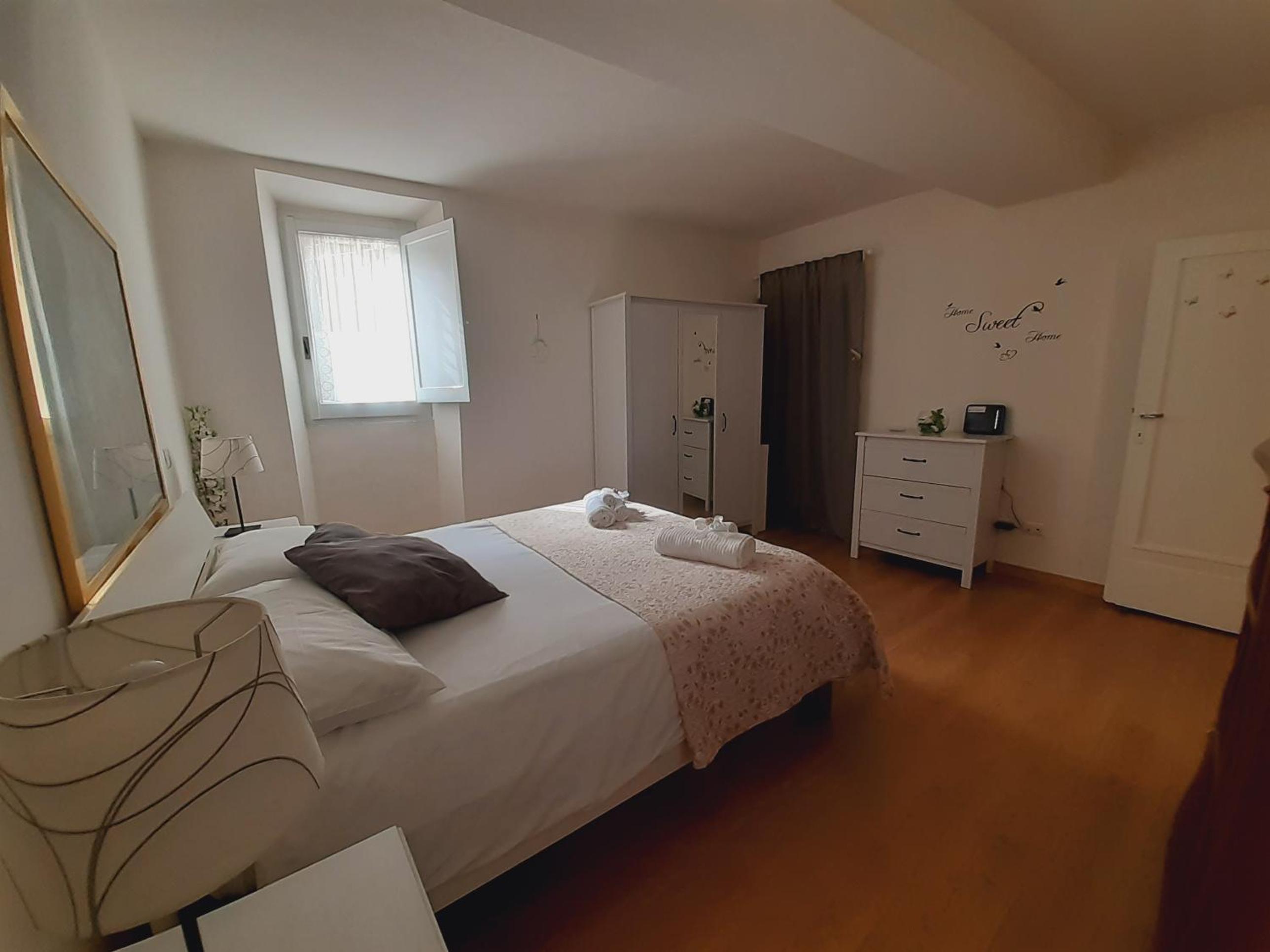 One-Bedroom Apartment - Photo 17