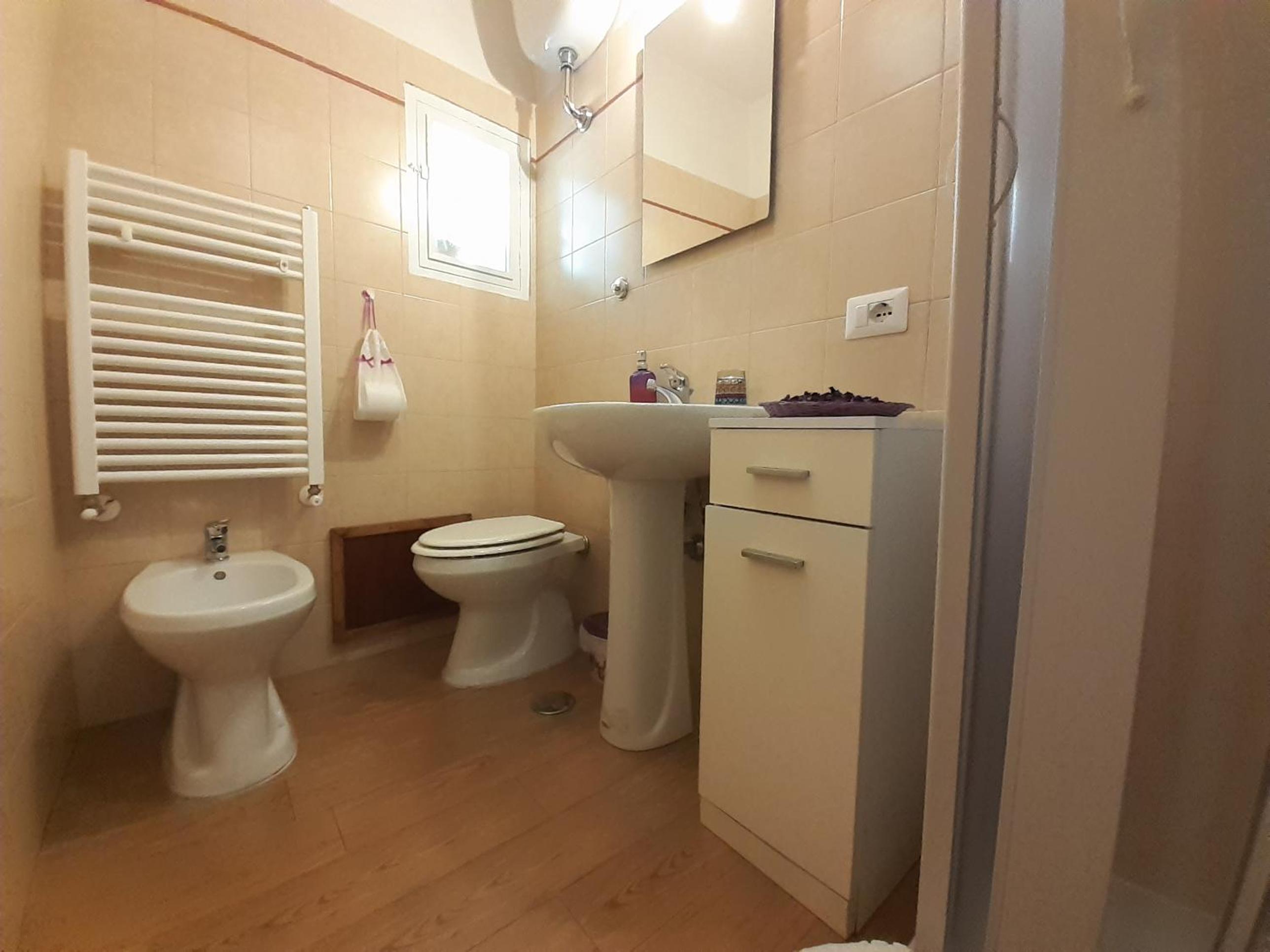 One-Bedroom Apartment - Photo 9