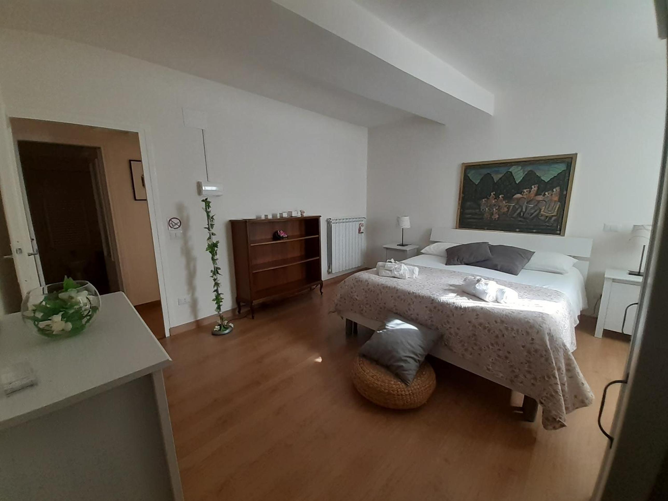 One-Bedroom Apartment - Photo 8