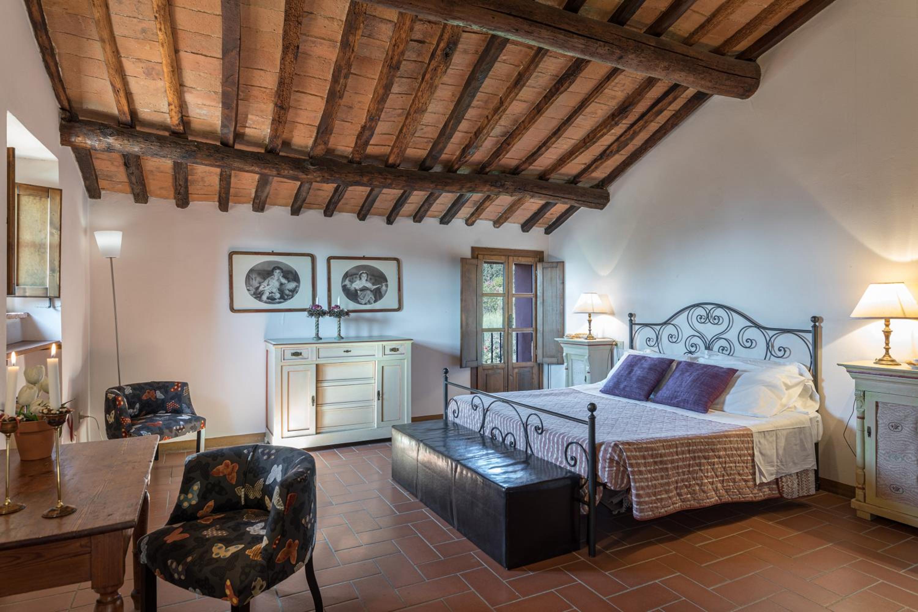 Four-Bedroom Villa on Two Floors photo 1