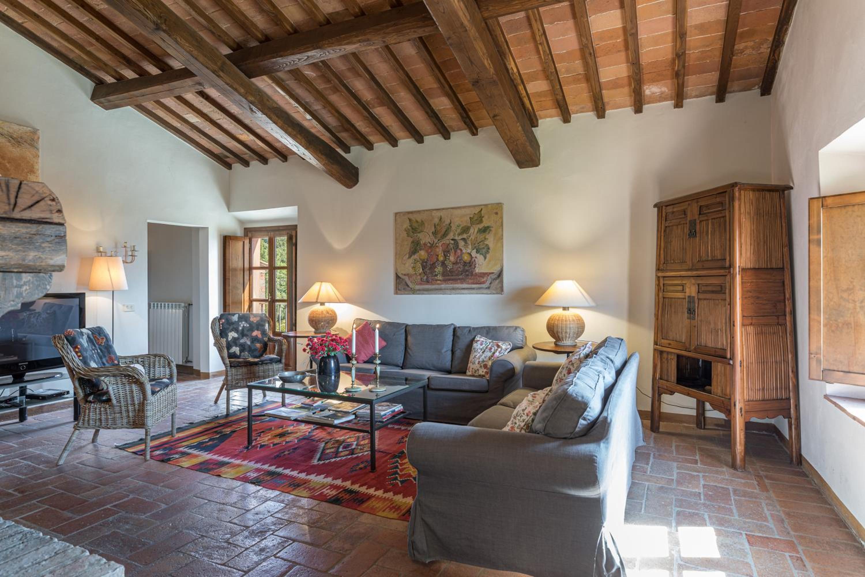 Four-Bedroom Villa on Two Floors photo 3