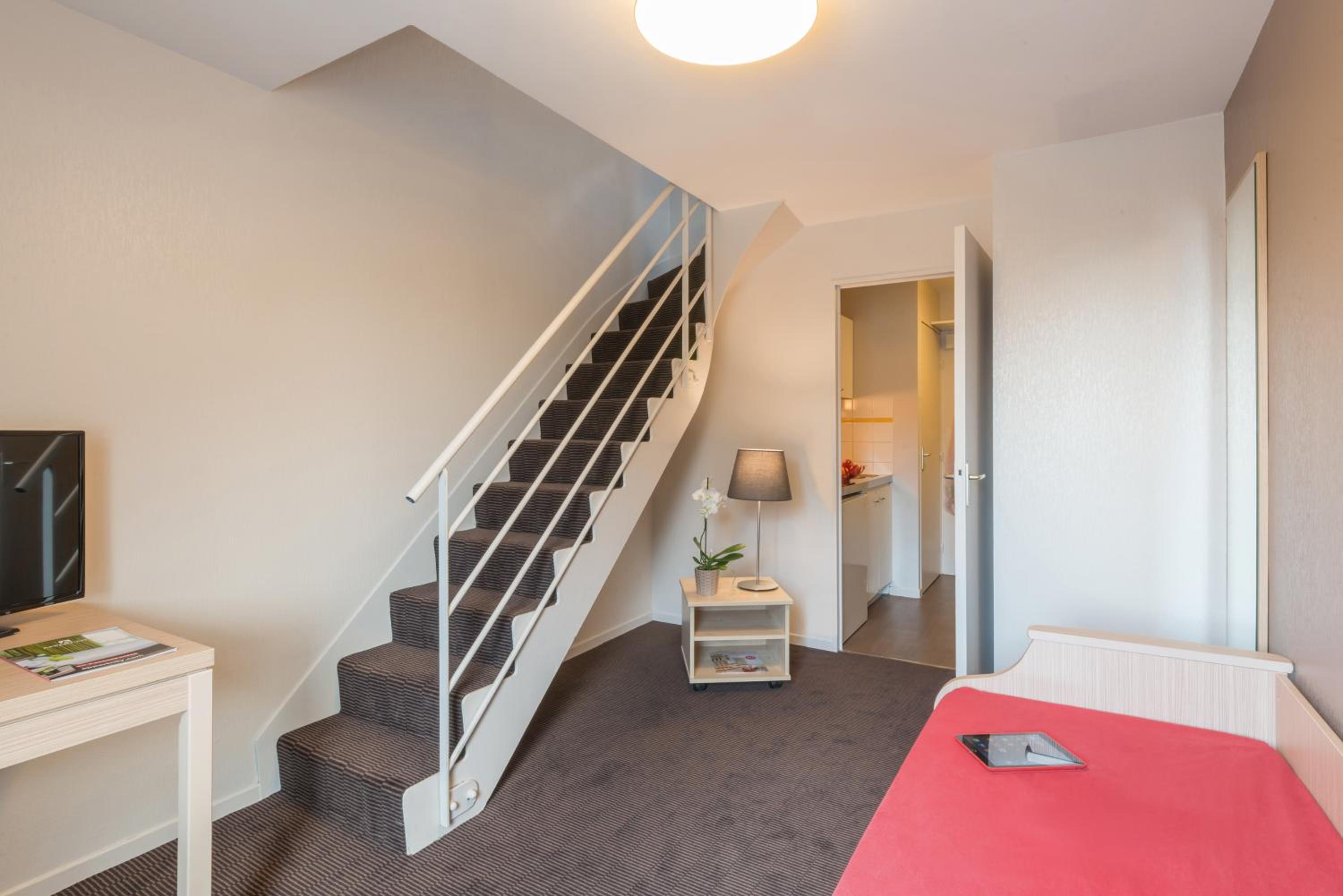Apartment - Photo 3