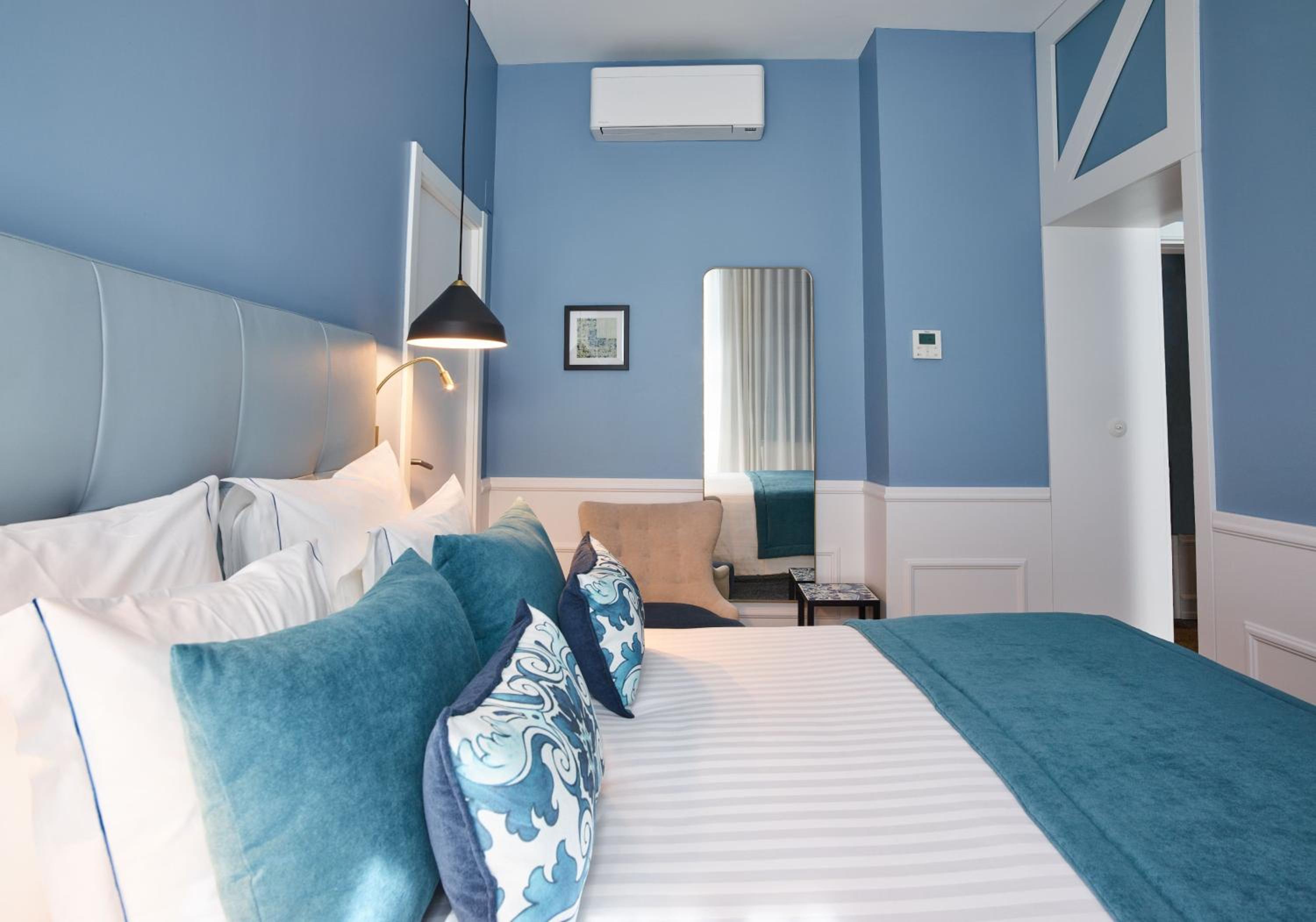 Deluxe Double or Twin Room - Photo 8