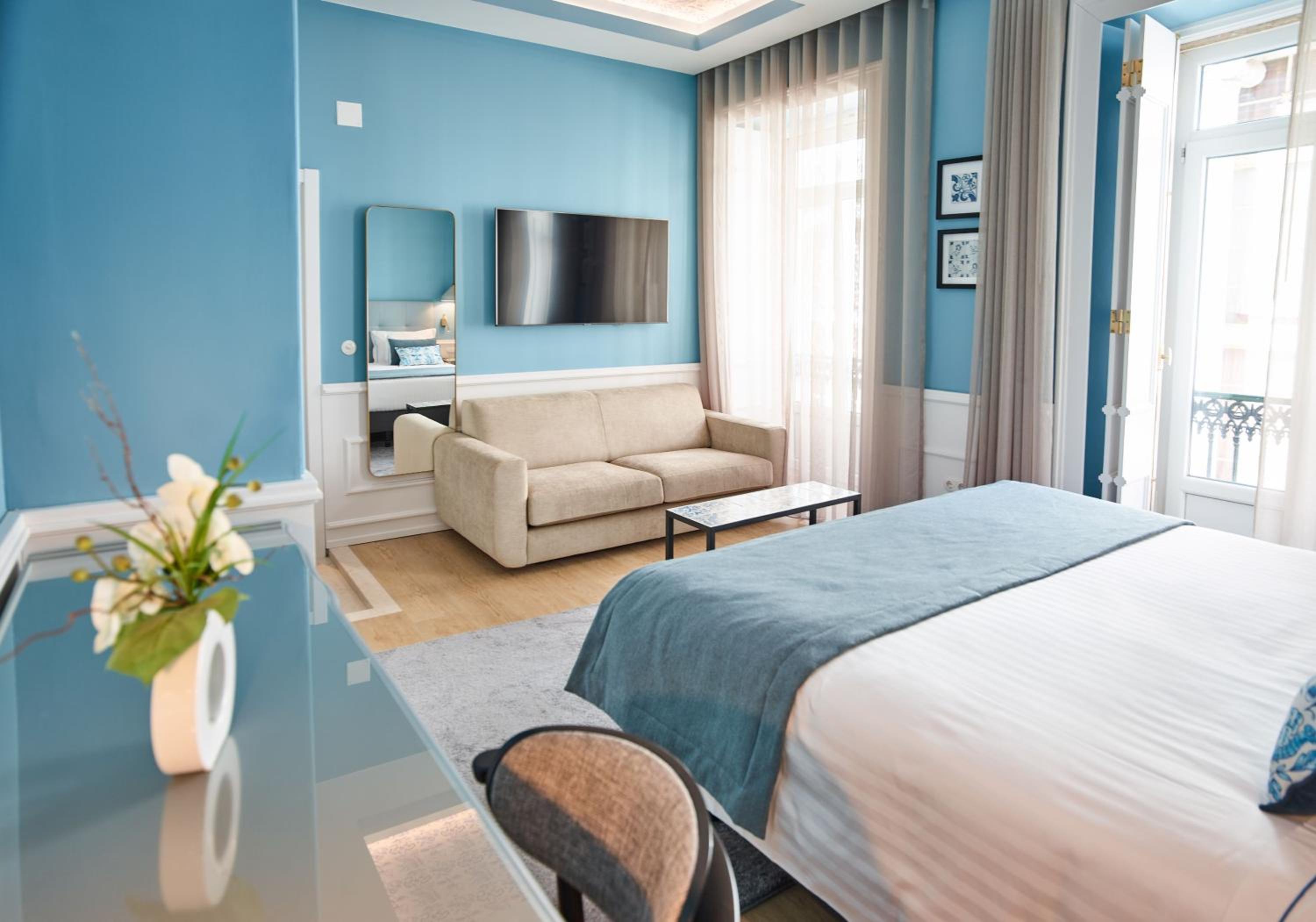Deluxe Double or Twin Room - Photo 10