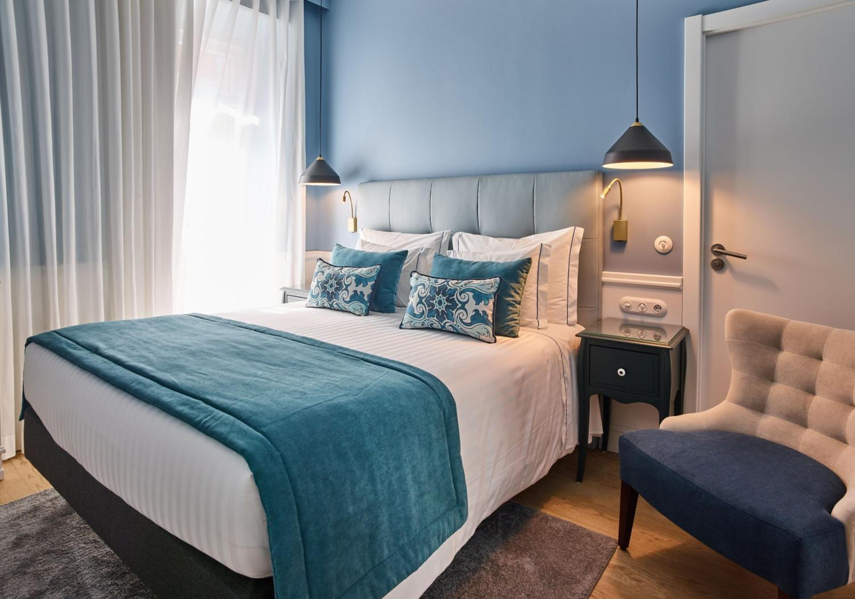Deluxe Double or Twin Room - Photo 11