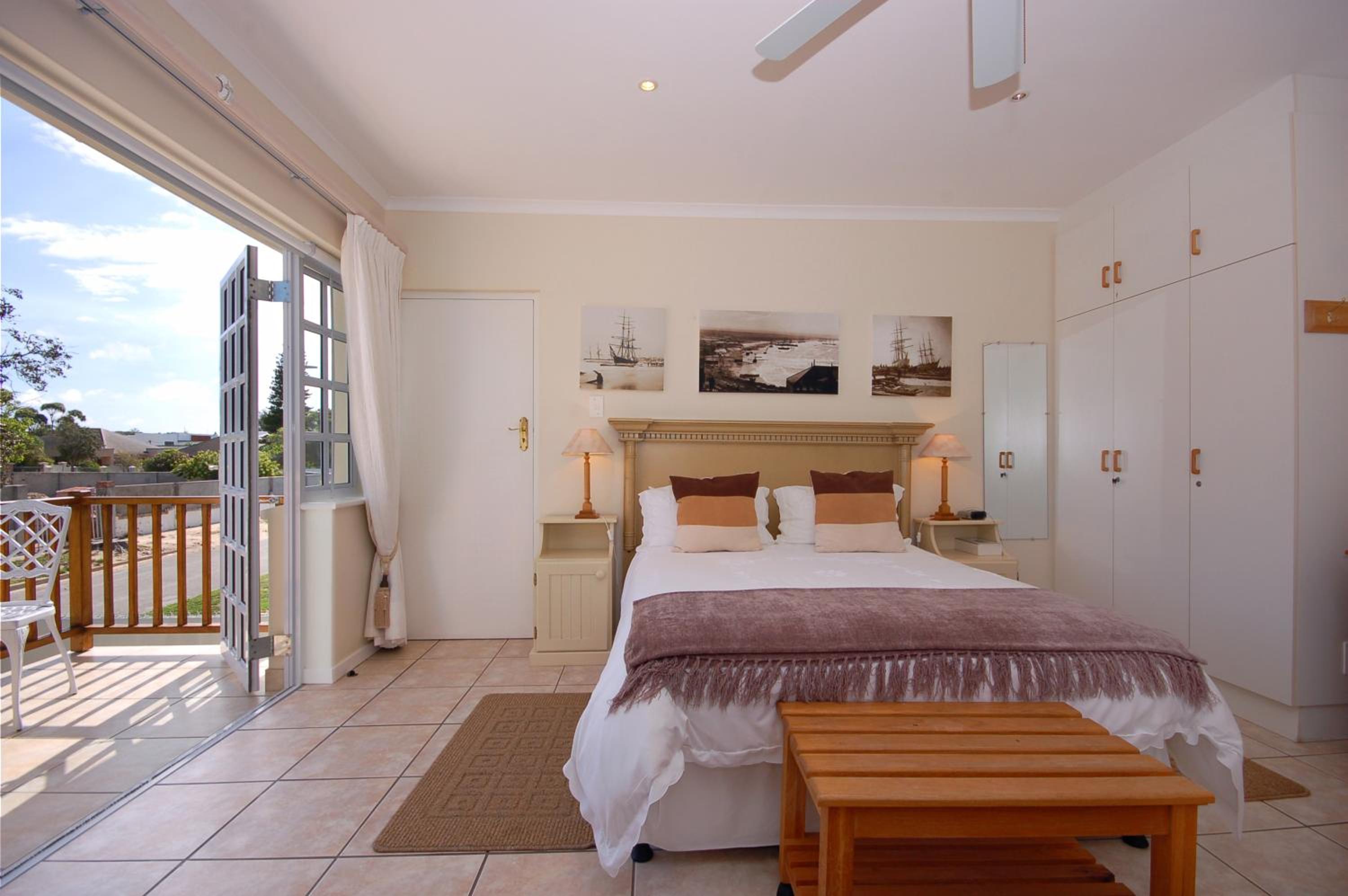 Deluxe Double Room with Balcony - Photo 1