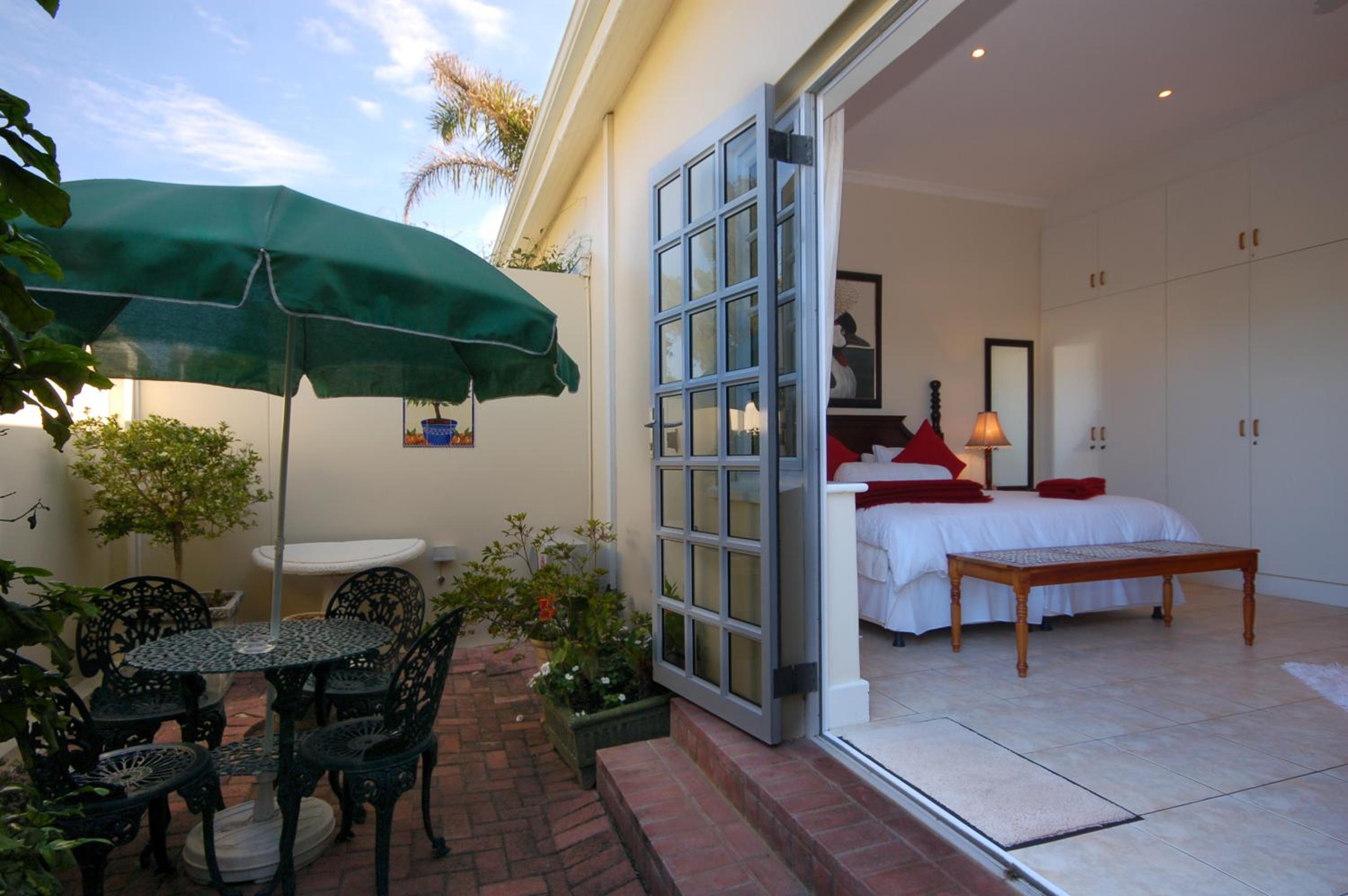 Superior Double or Twin Room with Garden View - Photo 4