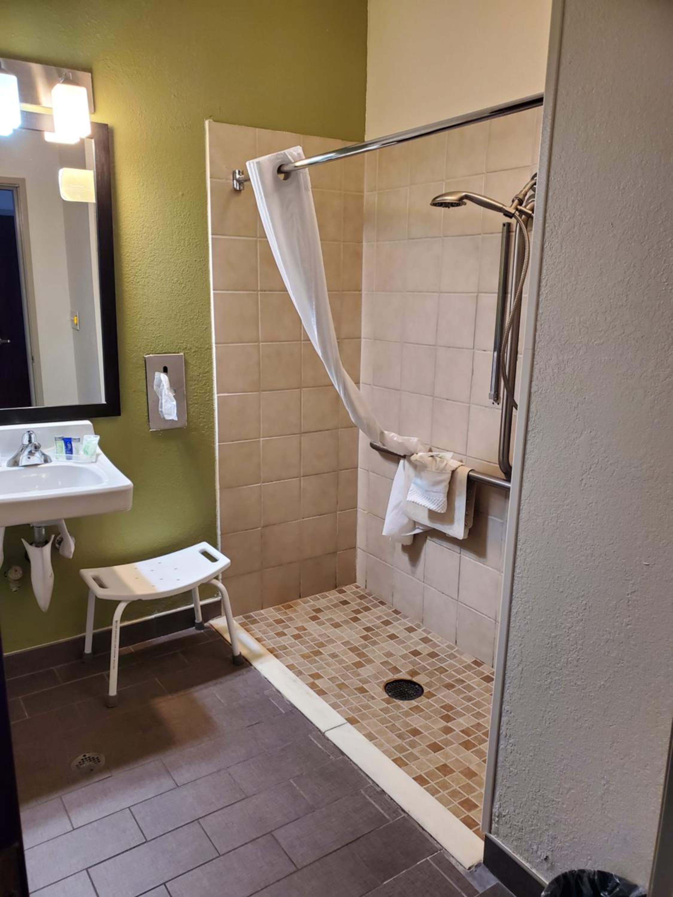 King Room - Disability Access/Non Smoking  - Photo 1