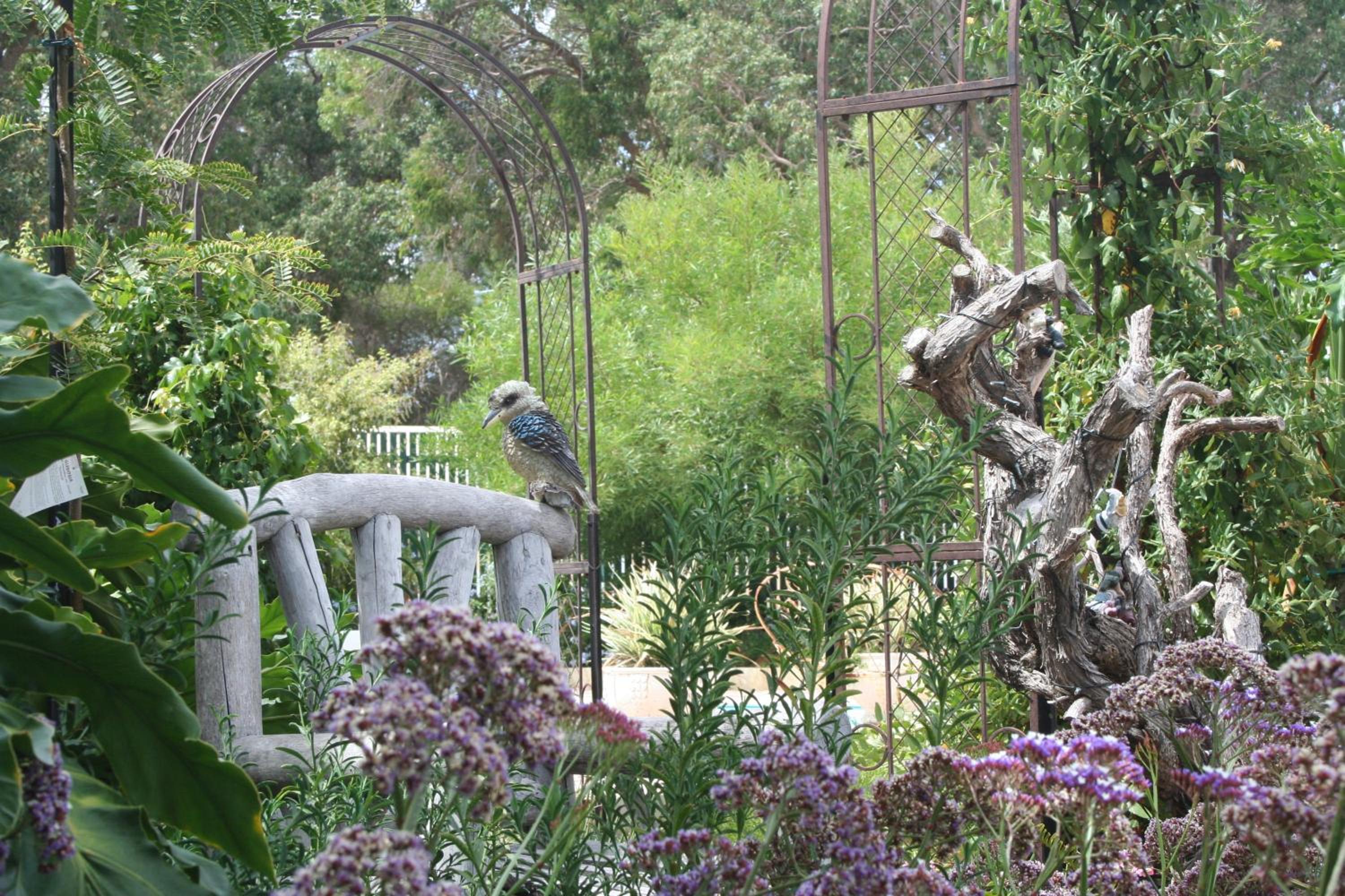 The Courtyard King Suite - Photo 3