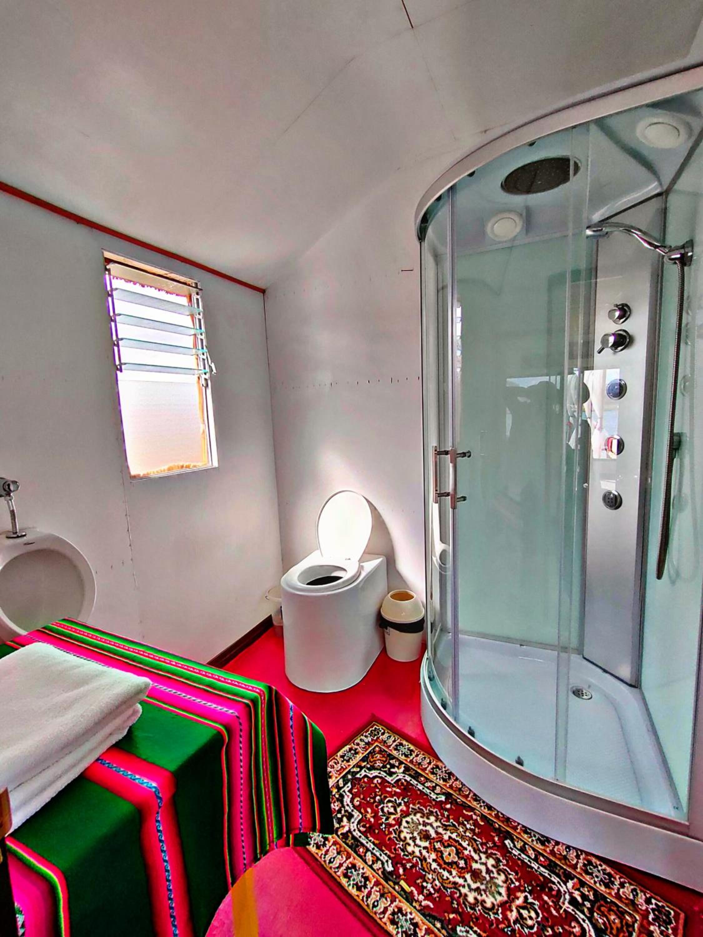 Deluxe King Suite photo 2
