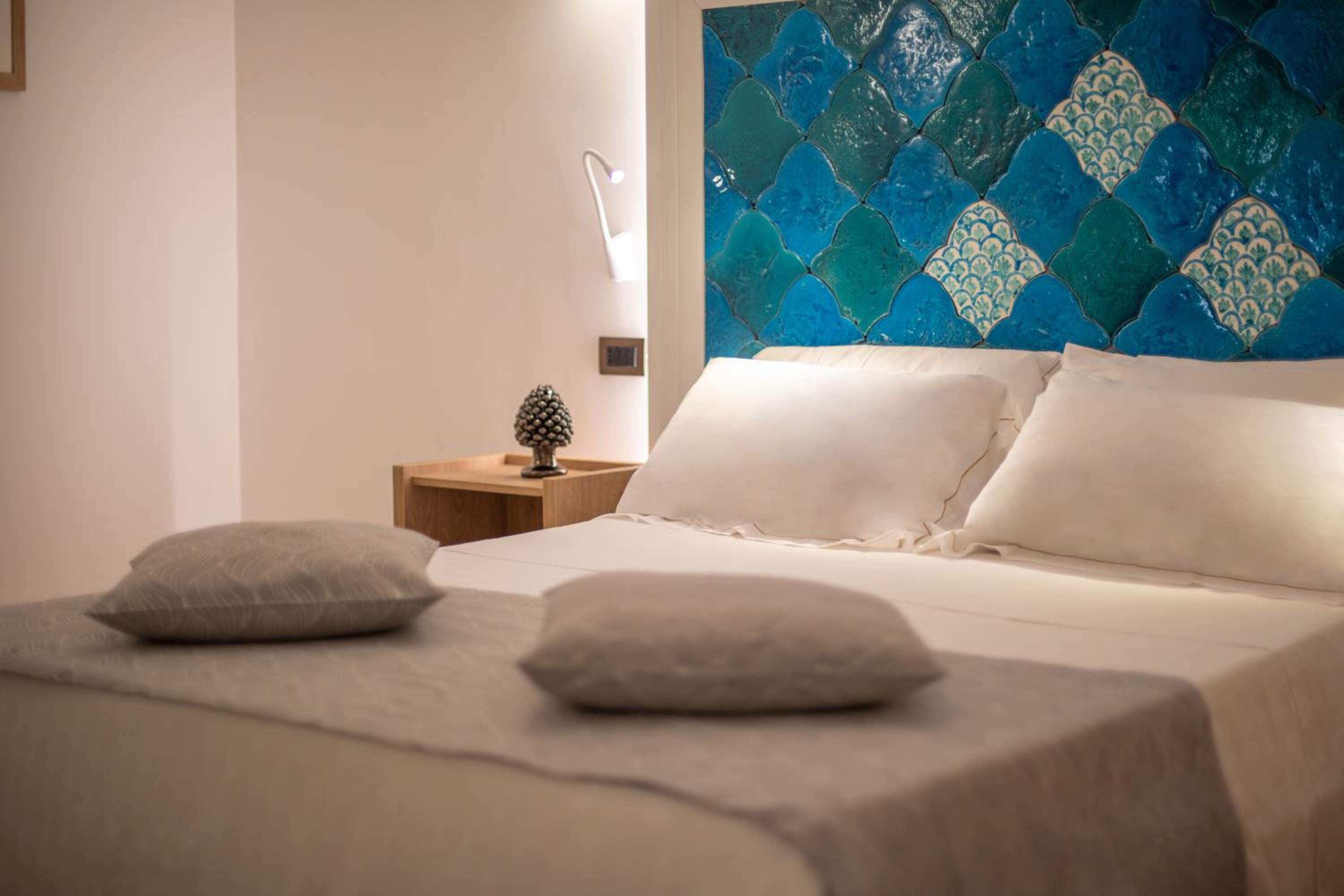 Standard Double Room - Photo 9