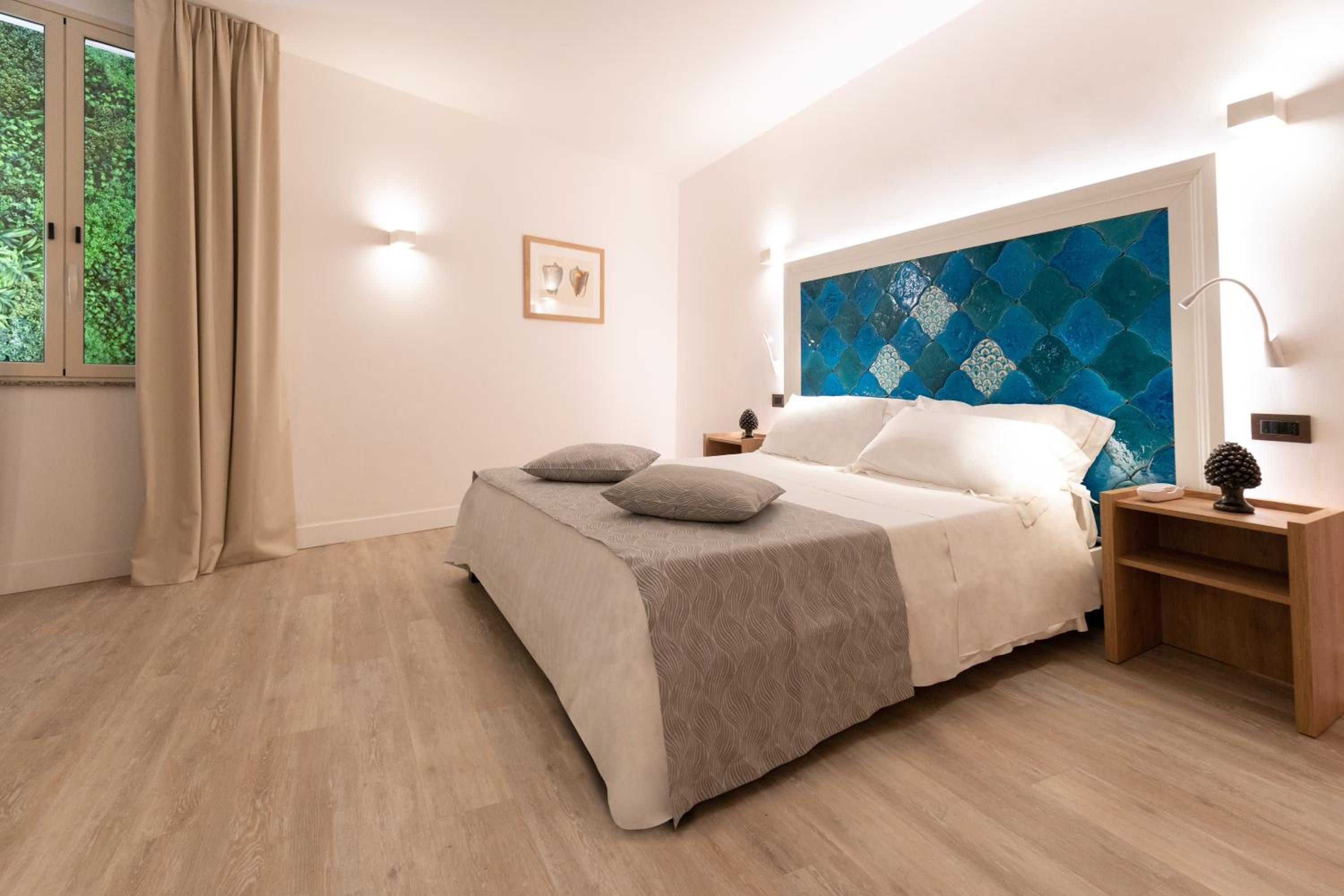 Standard Double Room - Photo 8