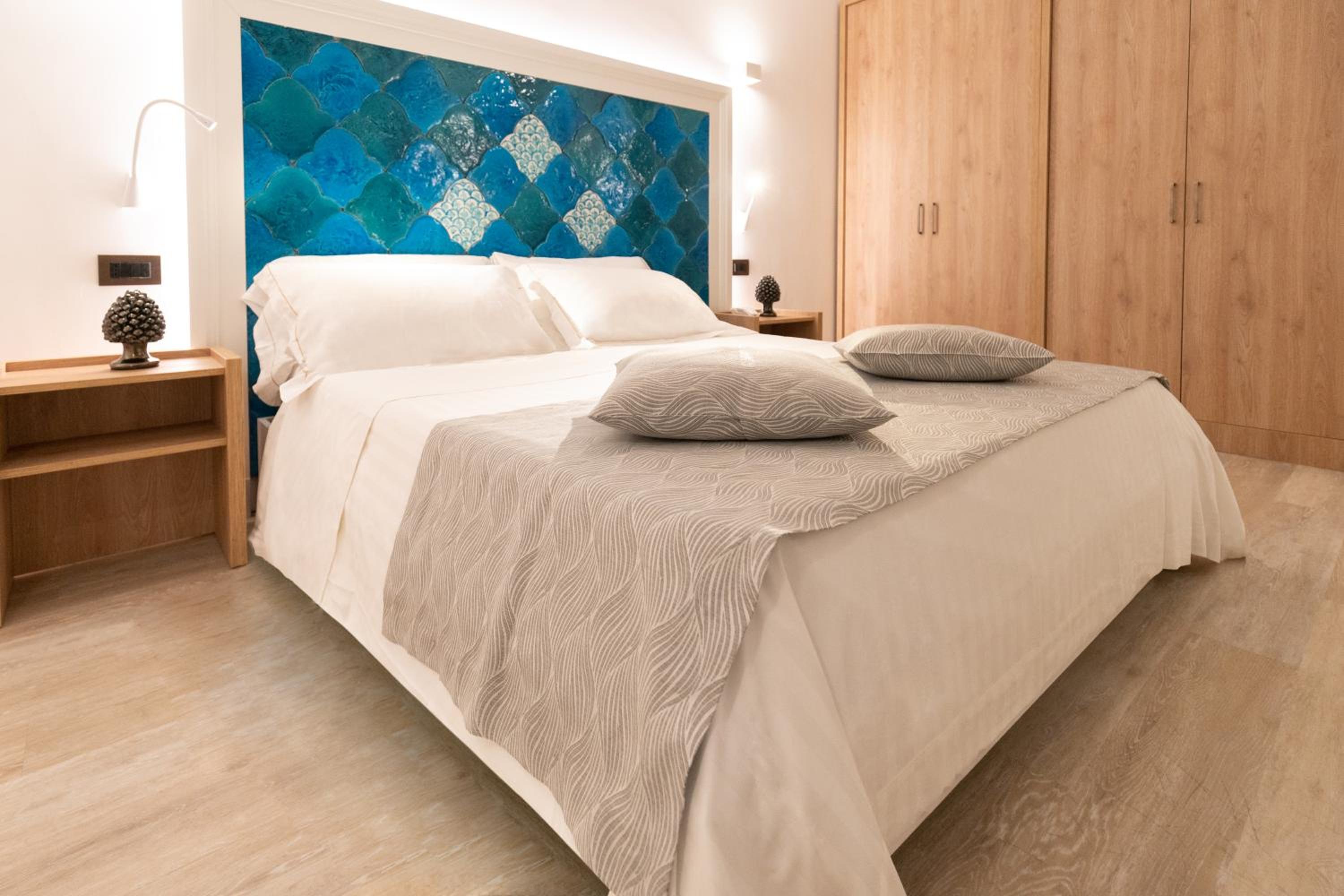 Standard Double Room - Photo 7