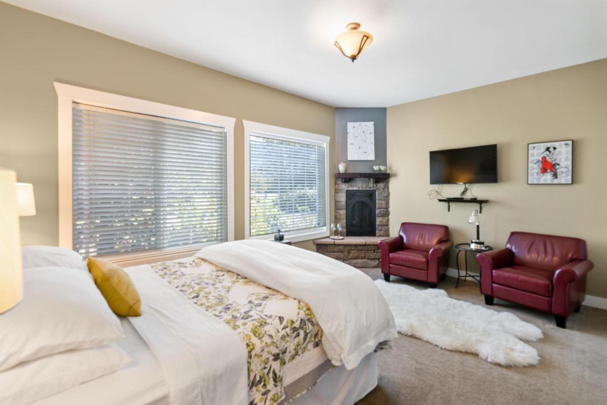 Queen Suite with Spa Bath photo 1